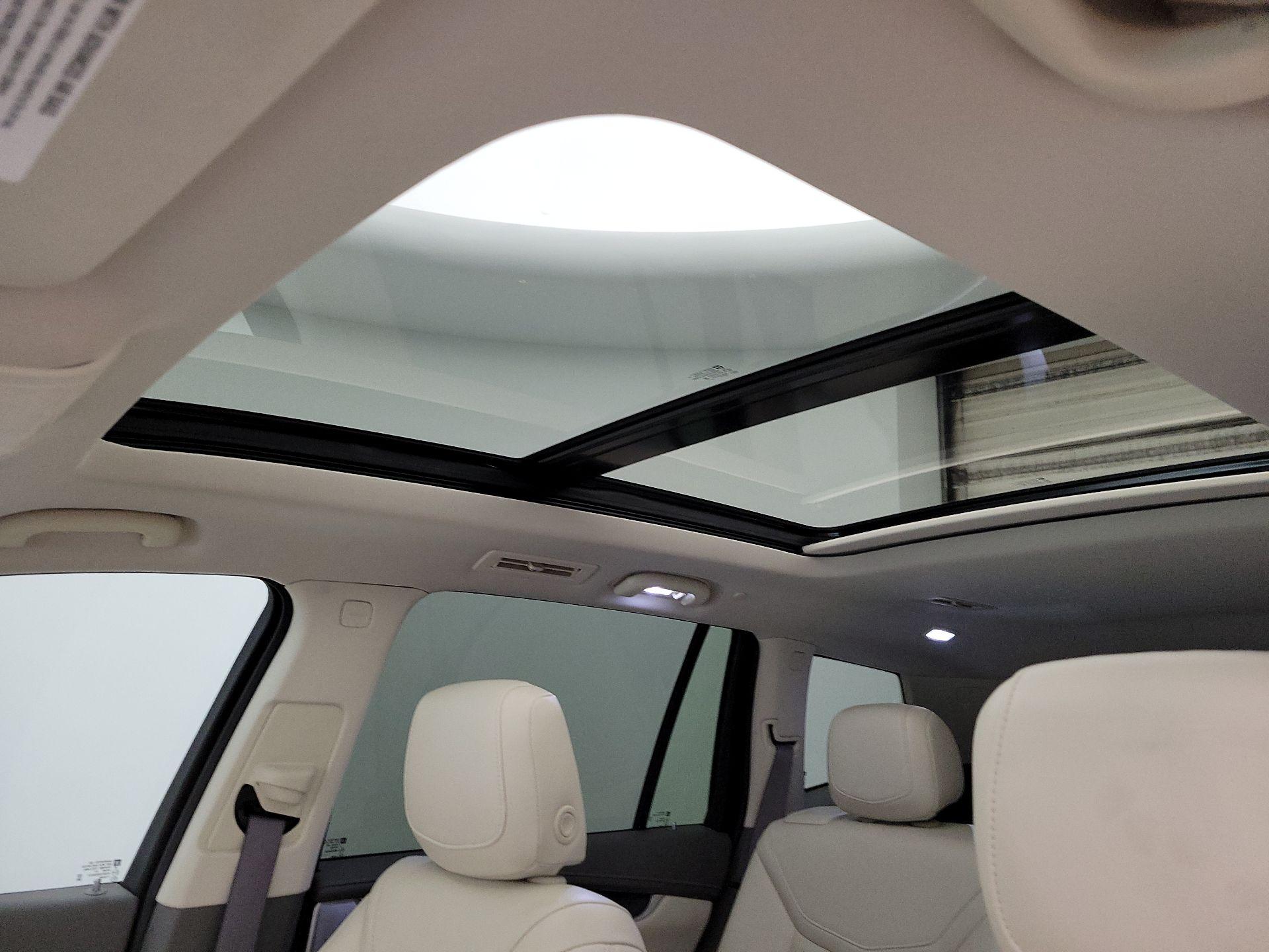 Thumbnail: 2022 Cadillac XT6 - 18