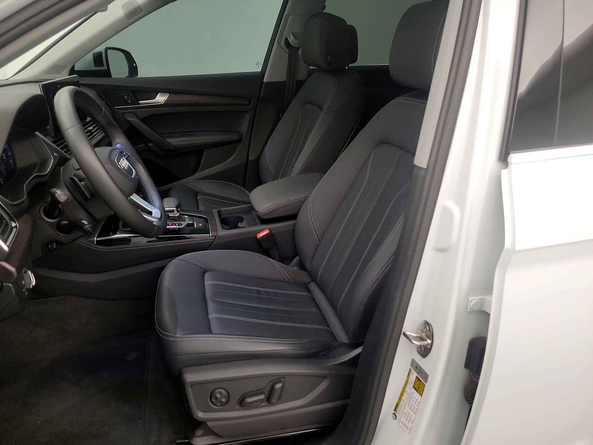 Thumbnail: 2023 Audi Q5 - 11