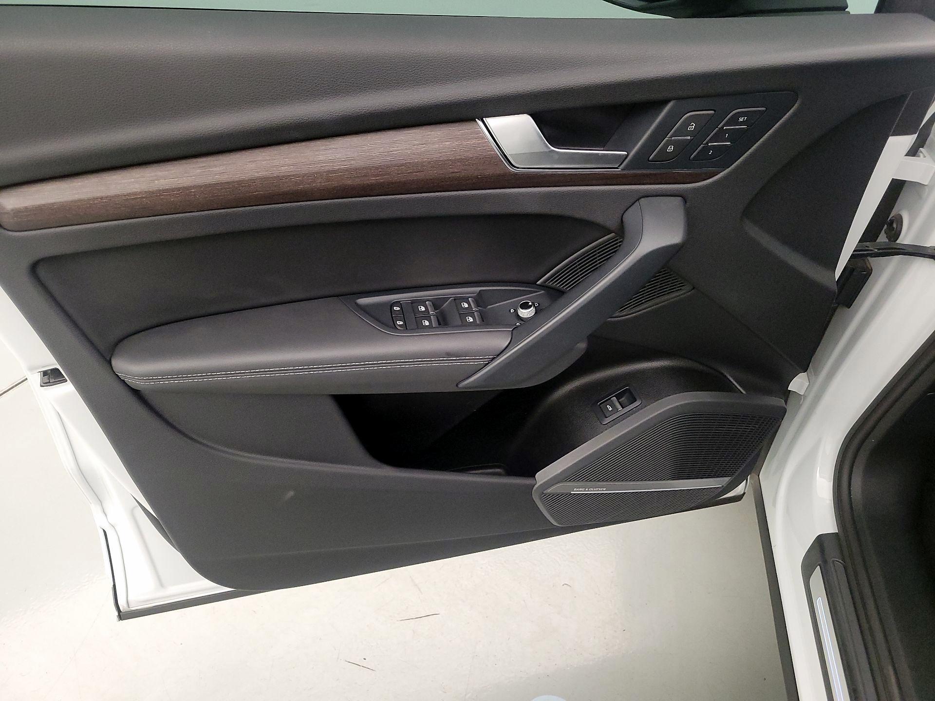 Thumbnail: 2023 Audi Q5 - 12