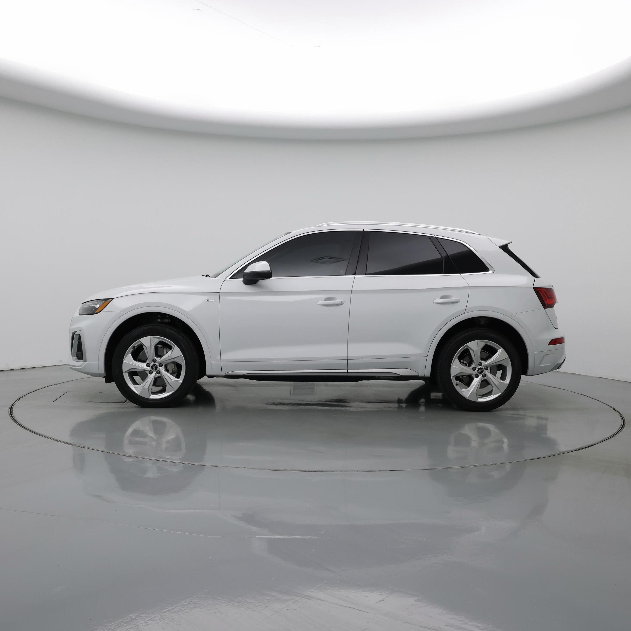 Thumbnail: 2023 Audi Q5 - 3