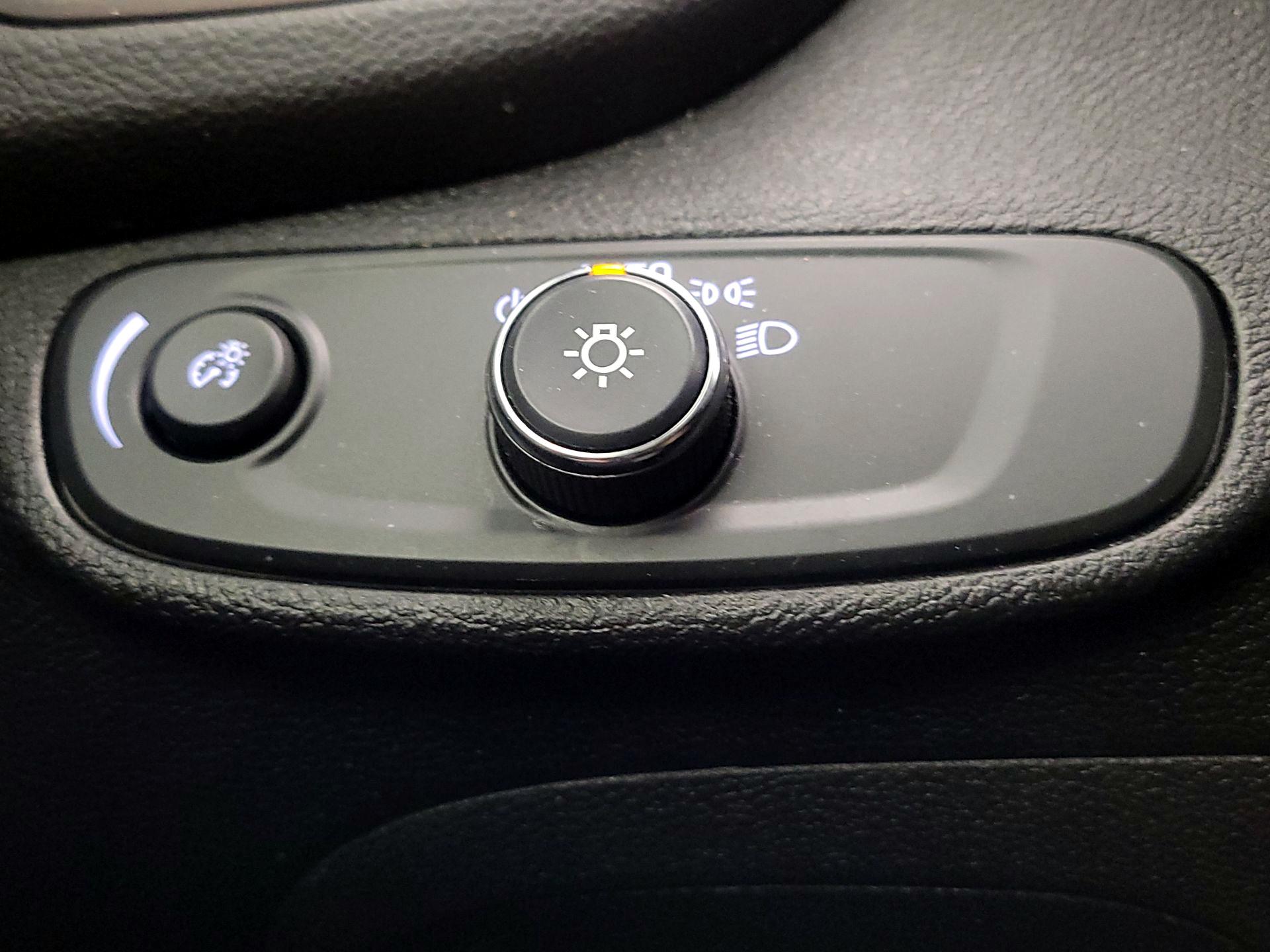 Thumbnail: 2020 Chevrolet Trax - 13