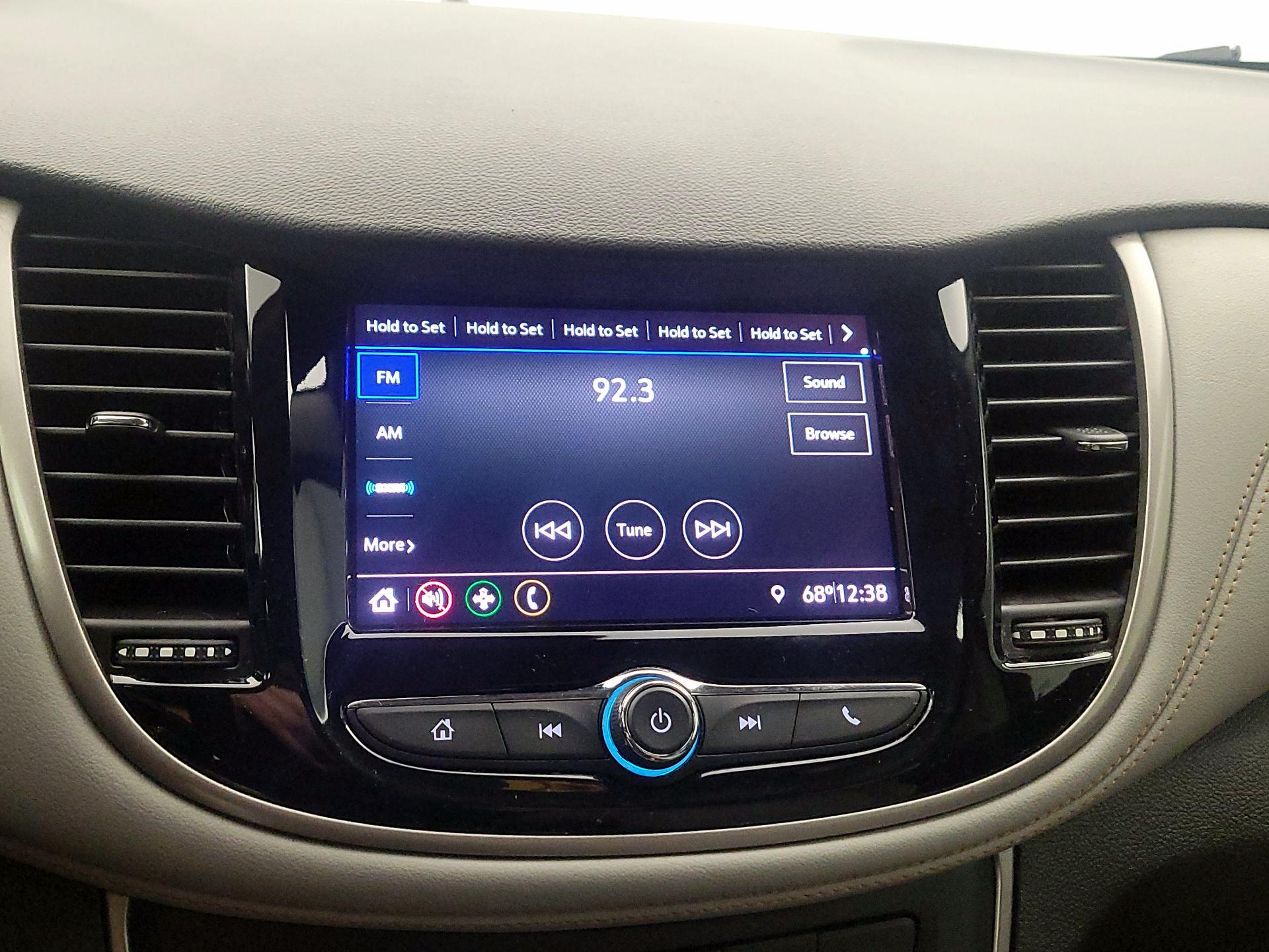 Thumbnail: 2020 Chevrolet Trax - 15