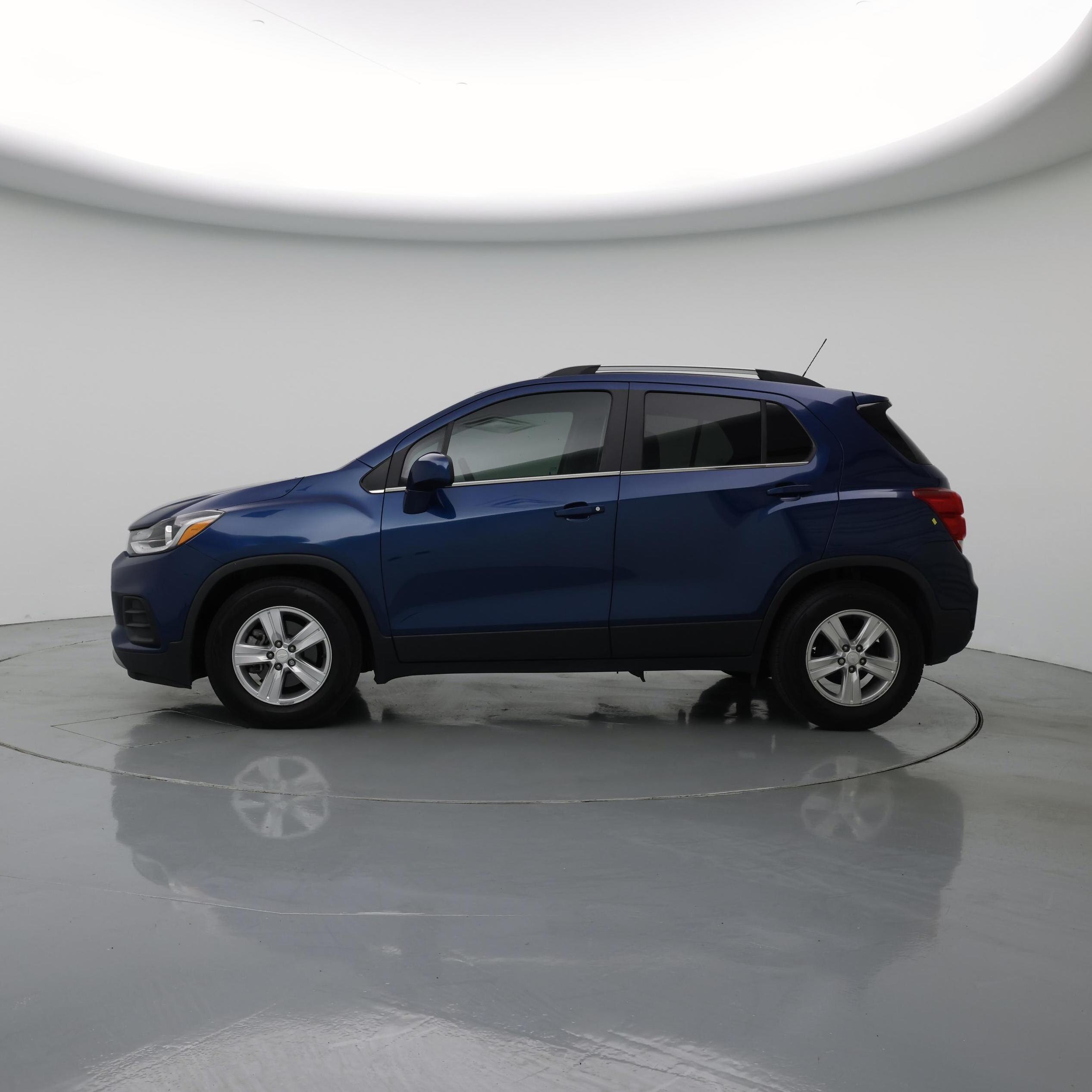 Thumbnail: 2020 Chevrolet Trax - 3