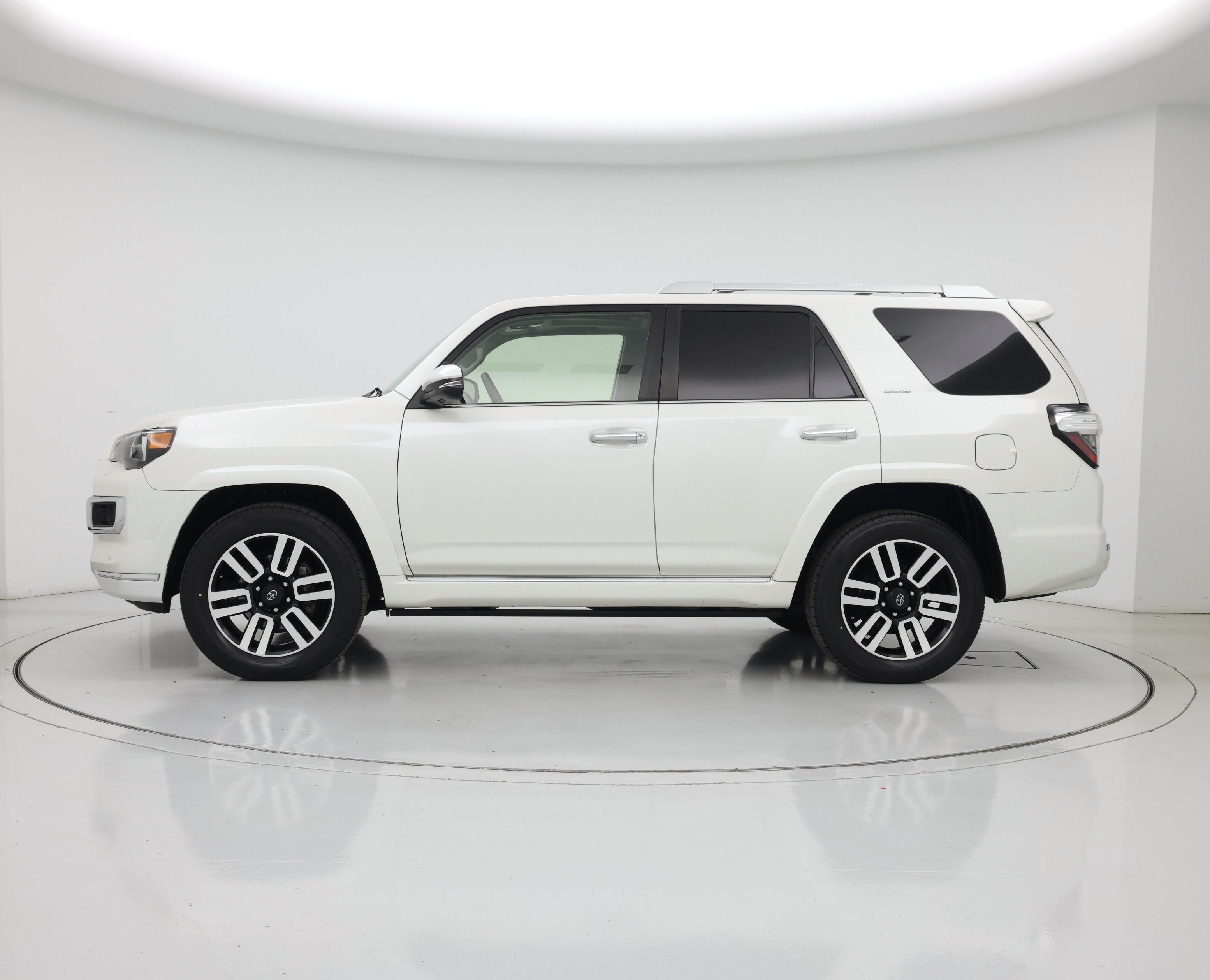 Thumbnail: 2022 Toyota 4Runner - 3