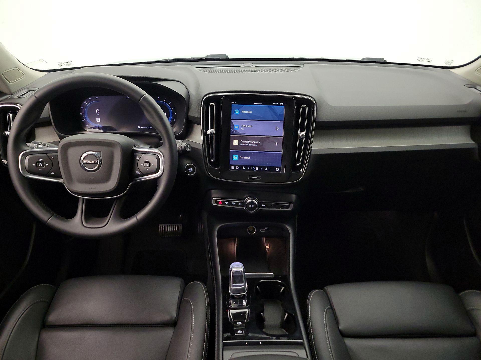 Thumbnail: 2024 Volvo XC40 - 9