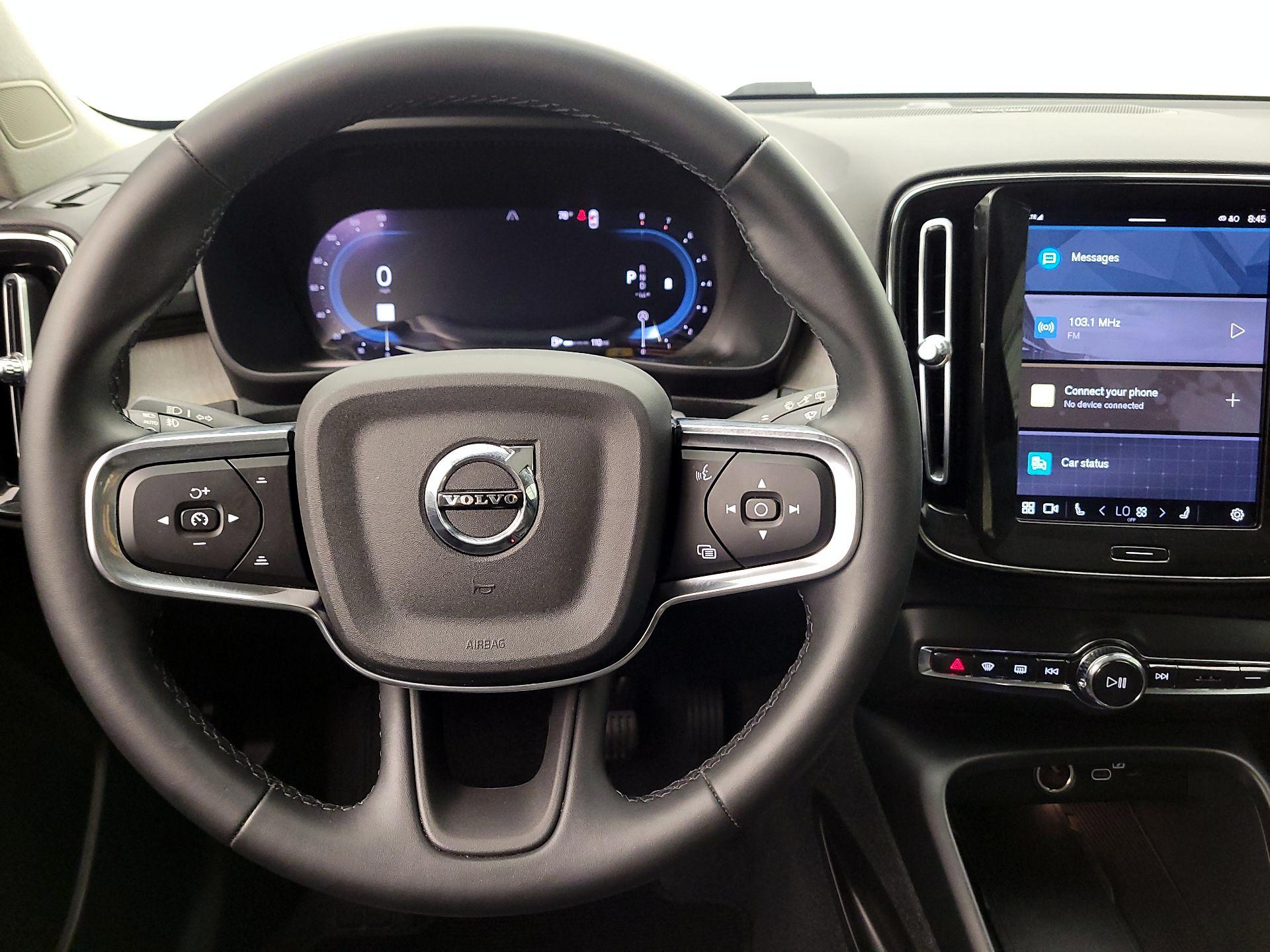 Thumbnail: 2024 Volvo XC40 - 10