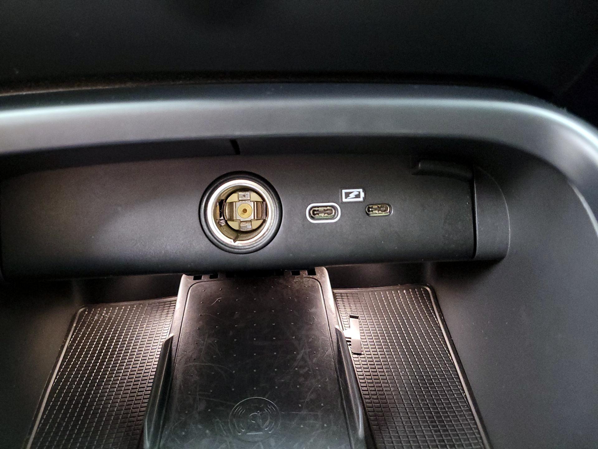 Thumbnail: 2024 Volvo XC40 - 18