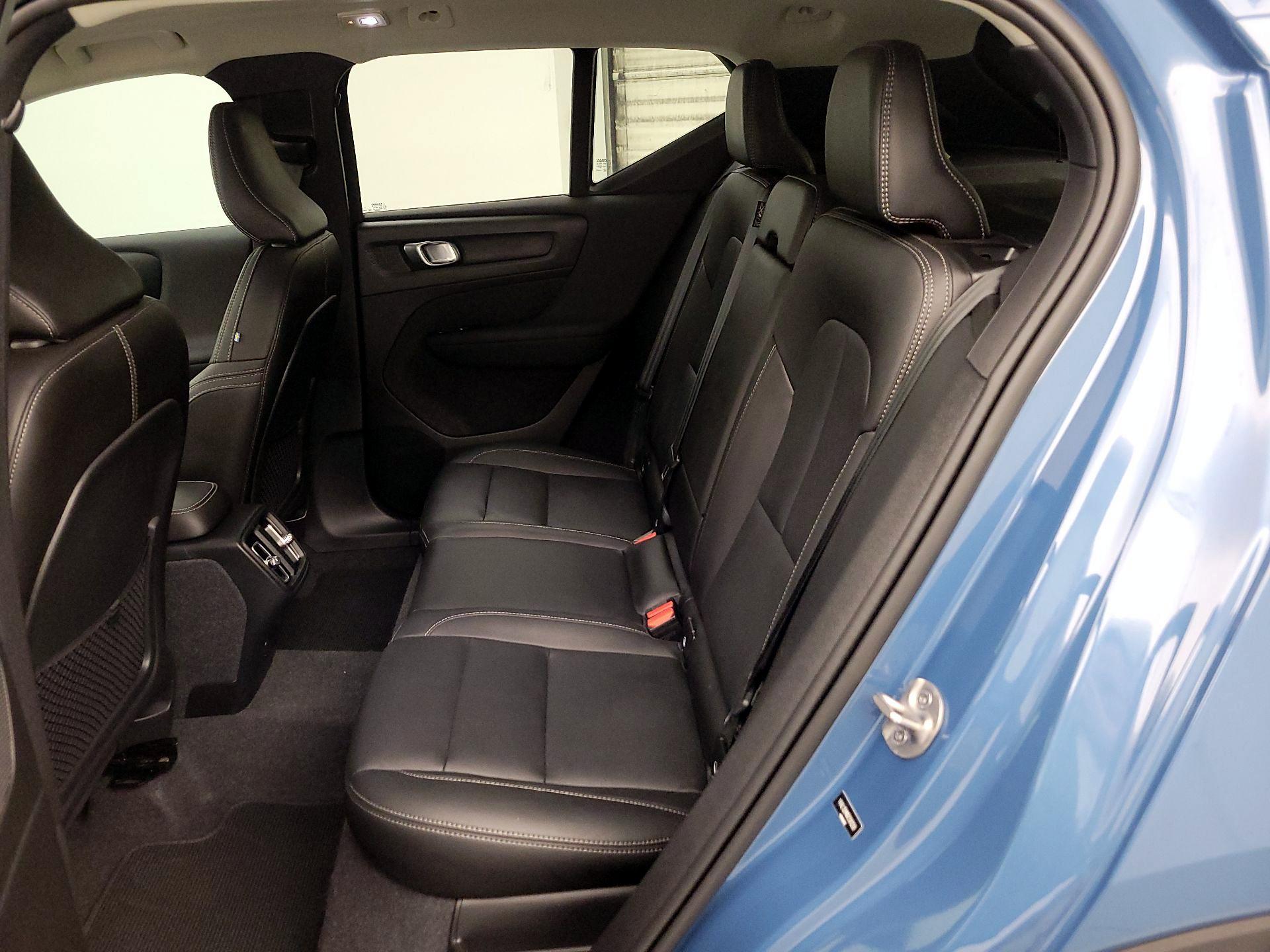 Thumbnail: 2024 Volvo XC40 - 20