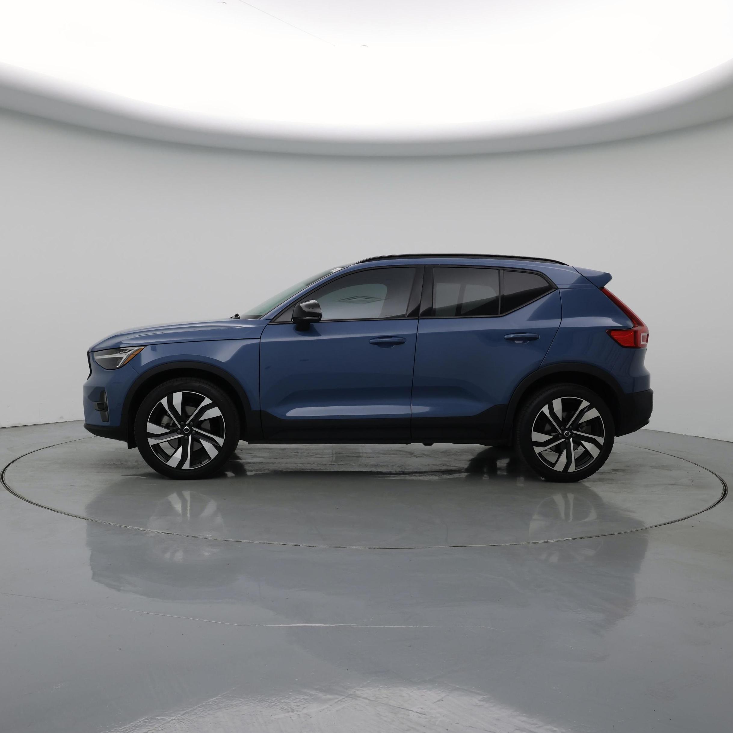 Thumbnail: 2024 Volvo XC40 - 3