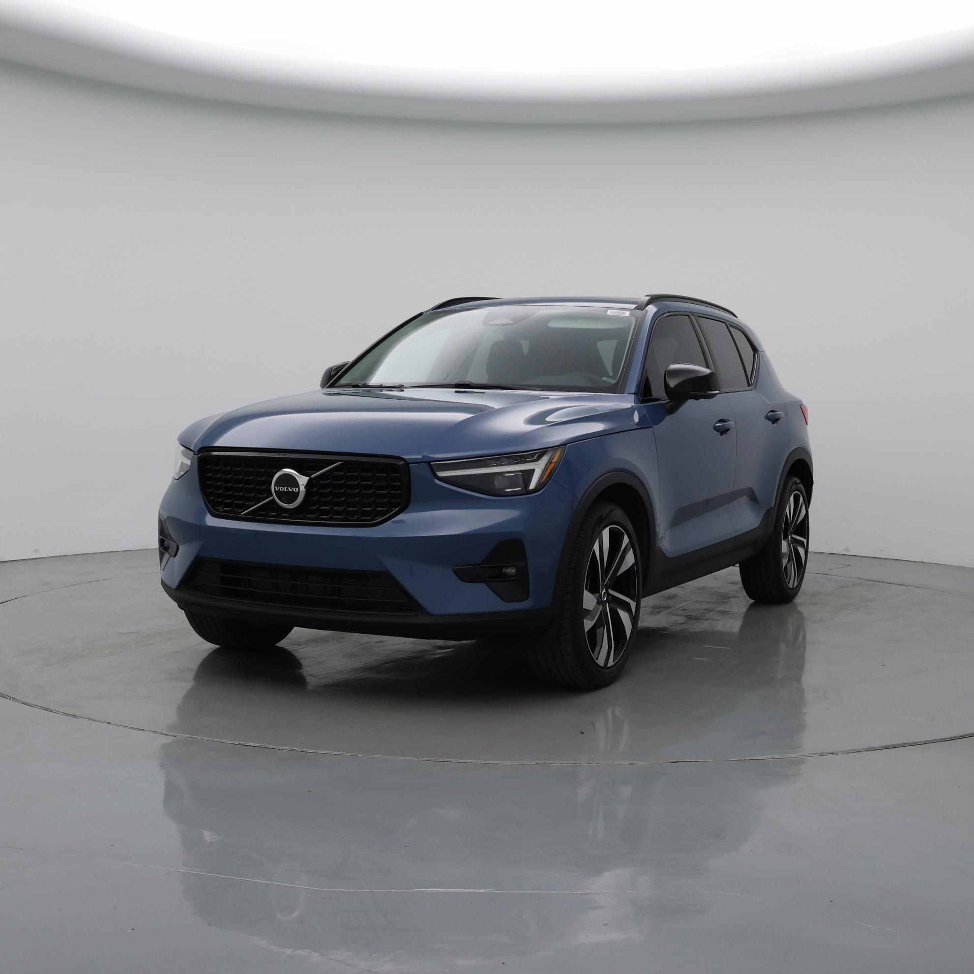 Thumbnail: 2024 Volvo XC40 - 4