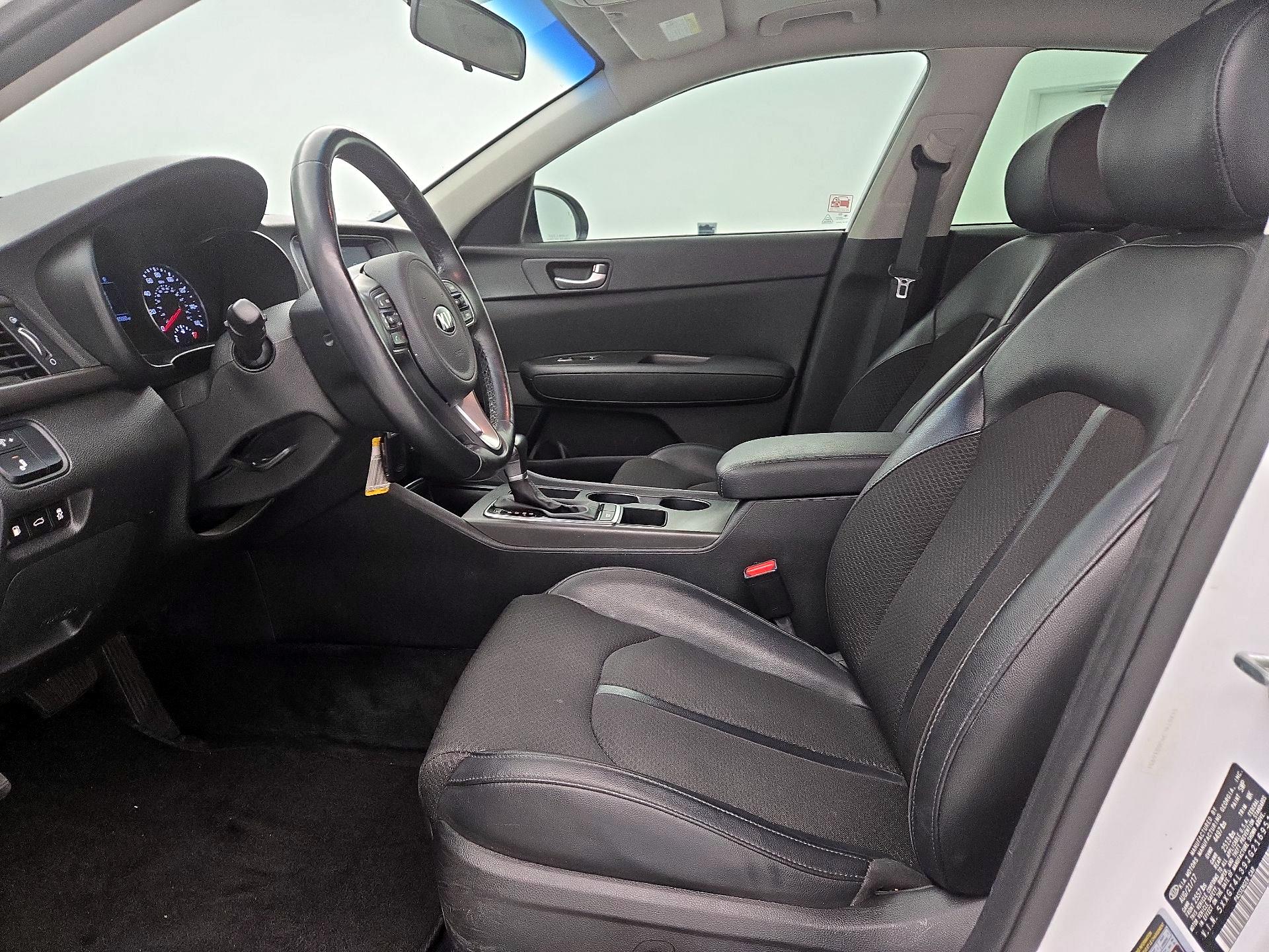 Thumbnail: 2018 Kia Optima - 11