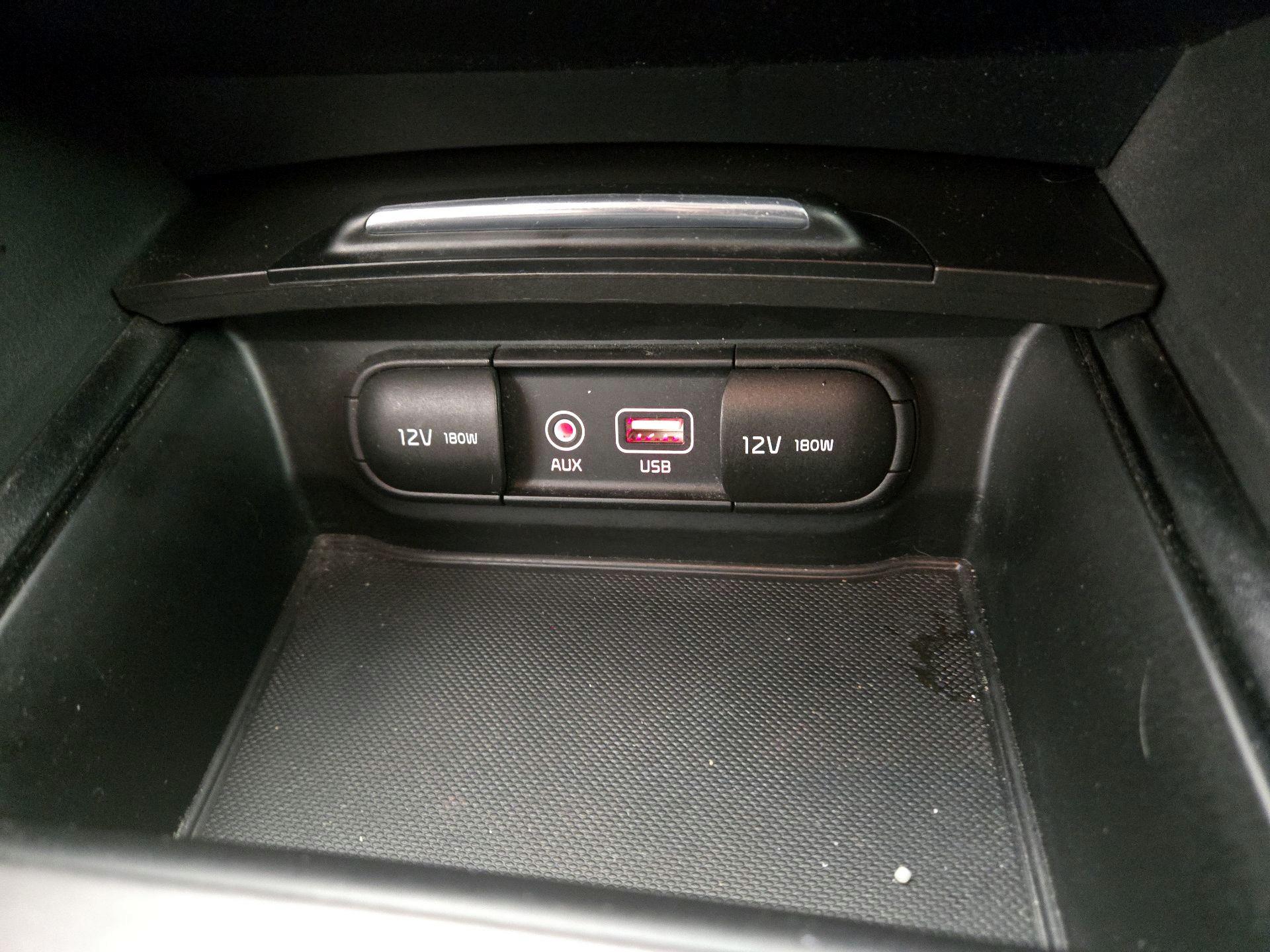 Thumbnail: 2018 Kia Optima - 18