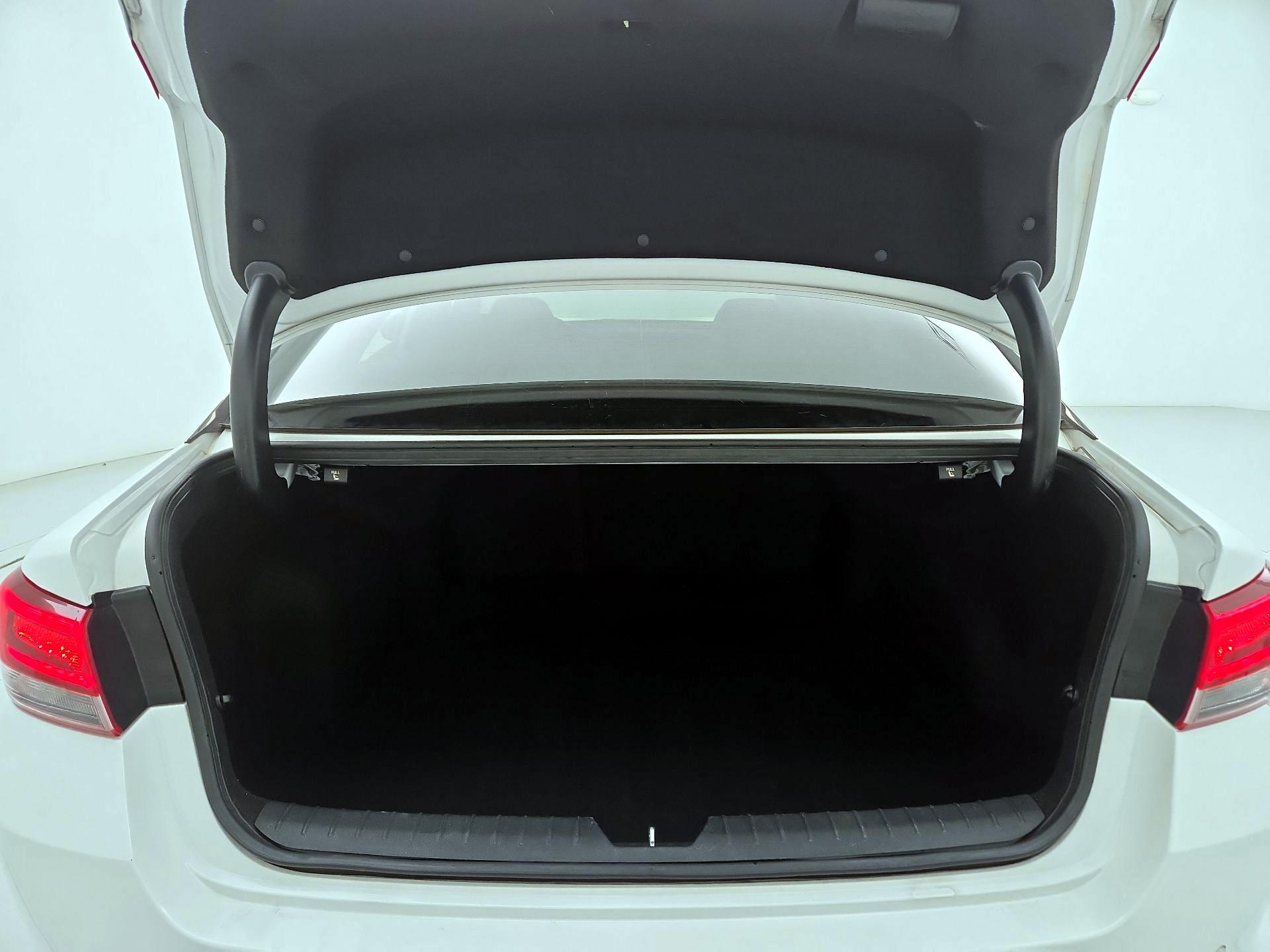 Thumbnail: 2018 Kia Optima - 20