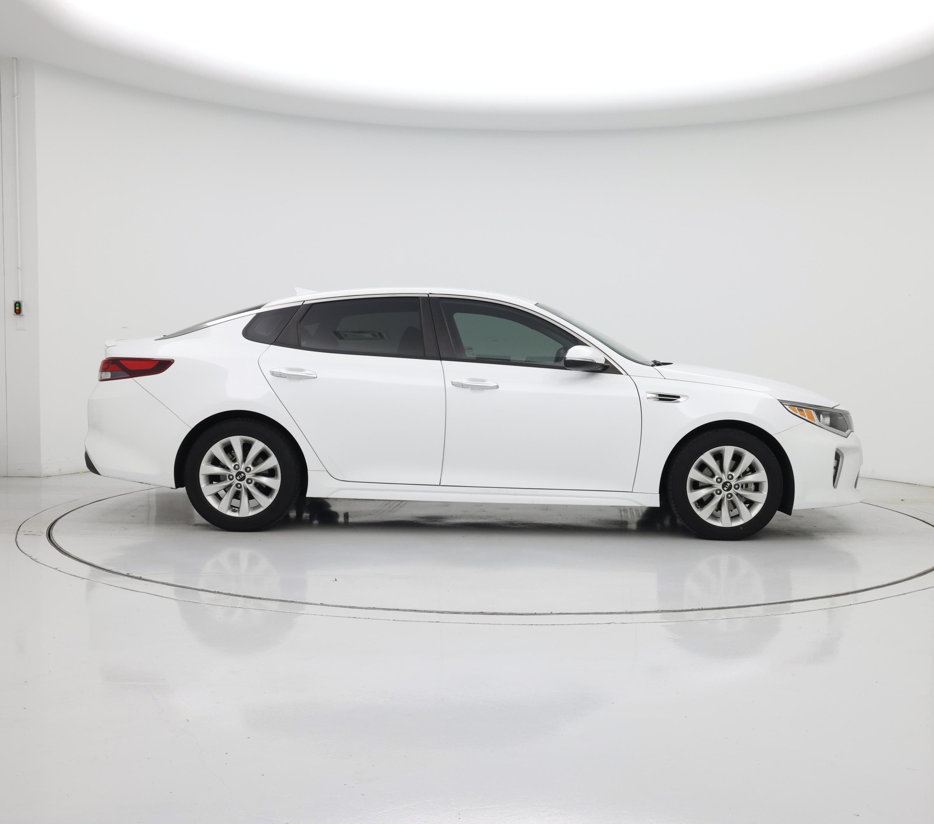 Thumbnail: 2018 Kia Optima - 7