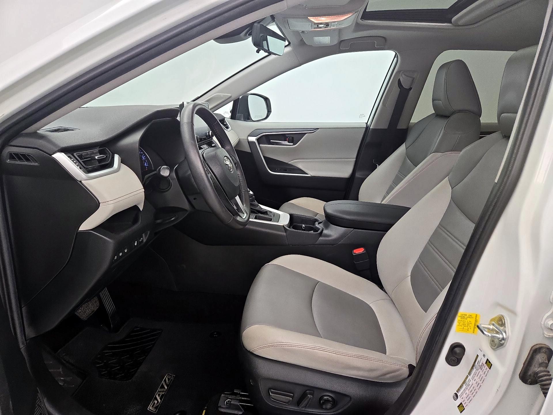 Thumbnail: 2020 Toyota RAV4 - 11