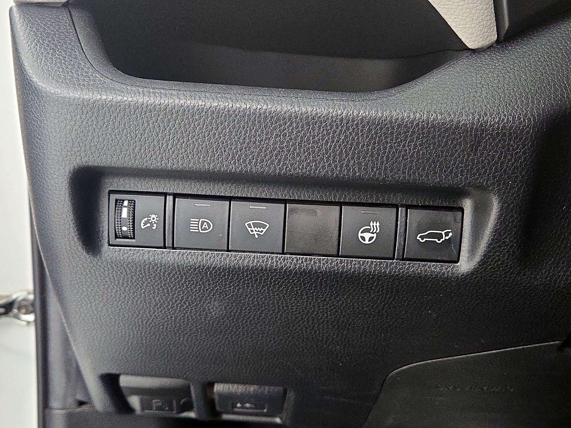 Thumbnail: 2020 Toyota RAV4 - 13