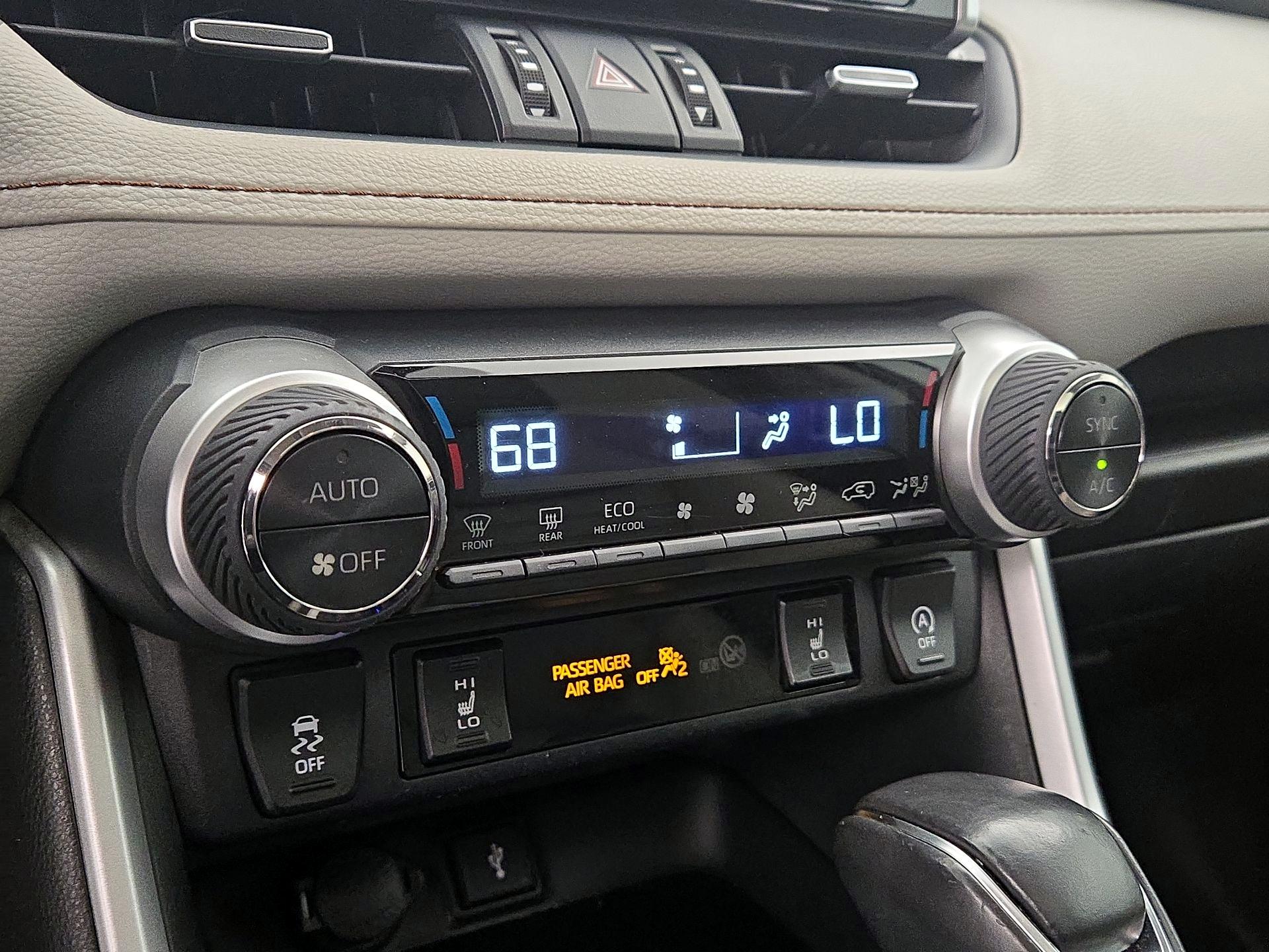 Thumbnail: 2020 Toyota RAV4 - 16