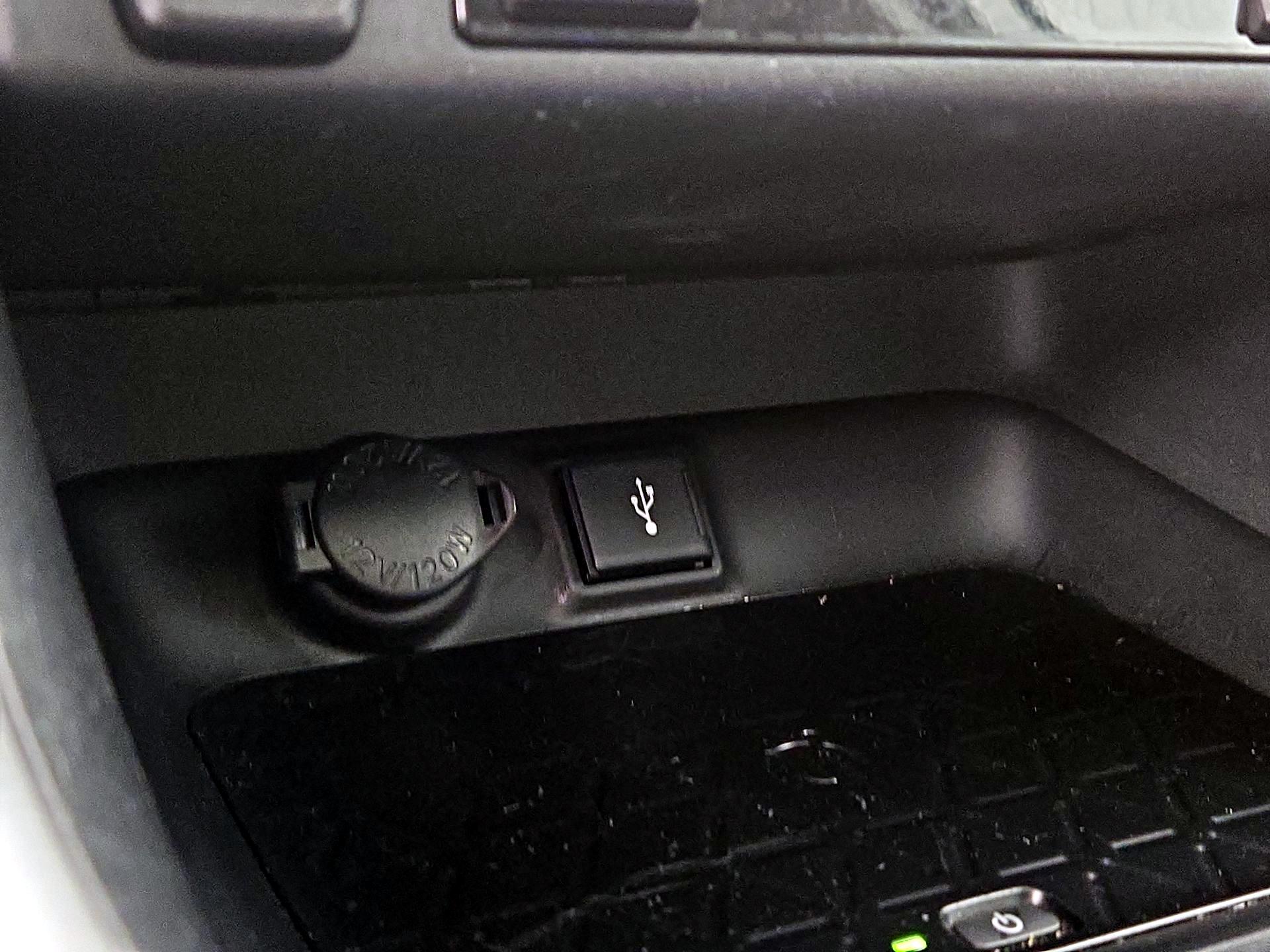 Thumbnail: 2020 Toyota RAV4 - 18