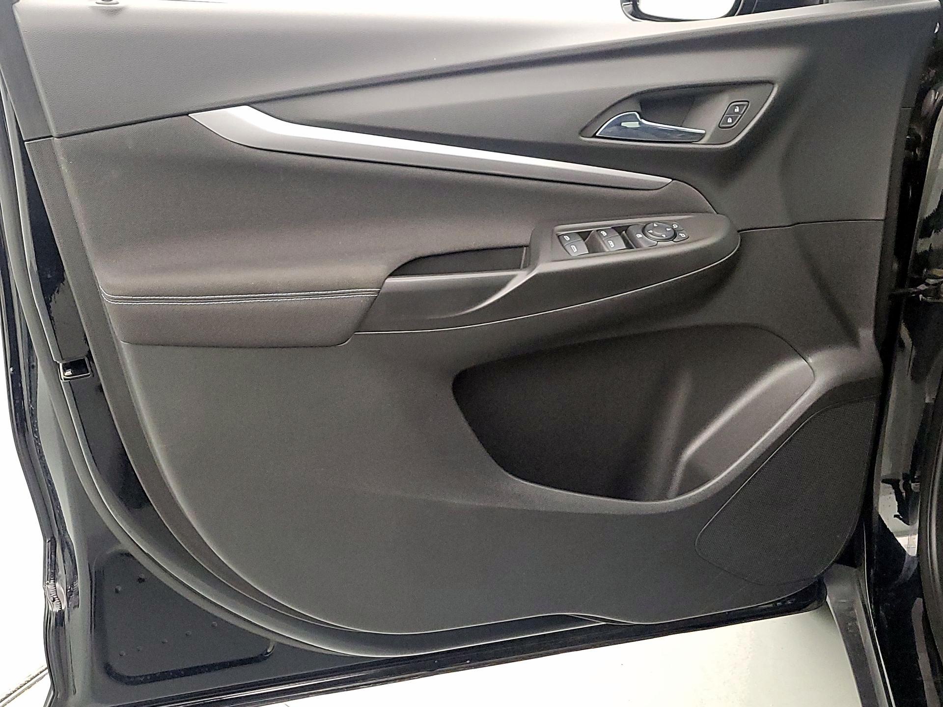 Thumbnail: 2023 Chevrolet Bolt EUV - 12