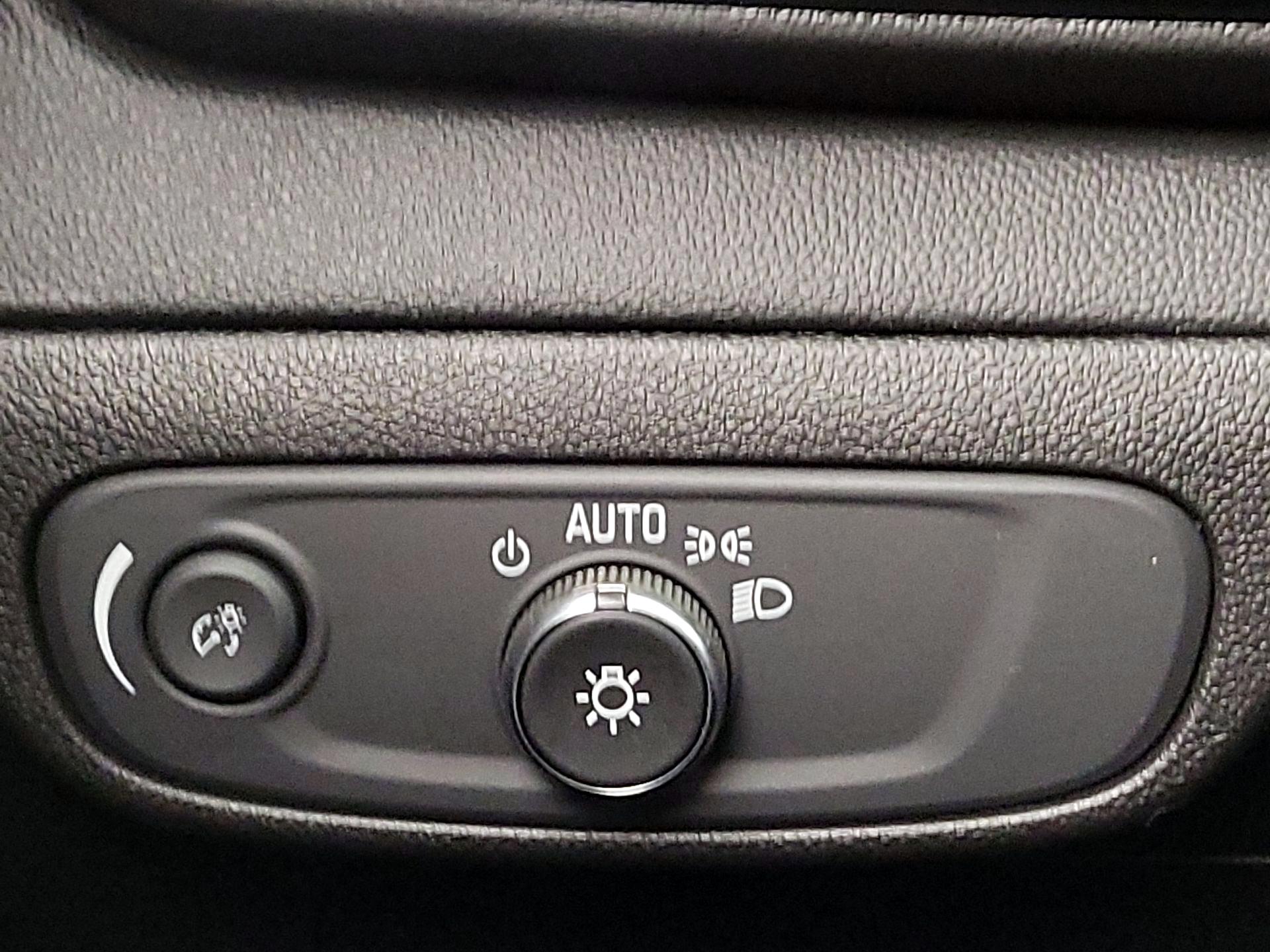 Thumbnail: 2023 Chevrolet Bolt EUV - 13