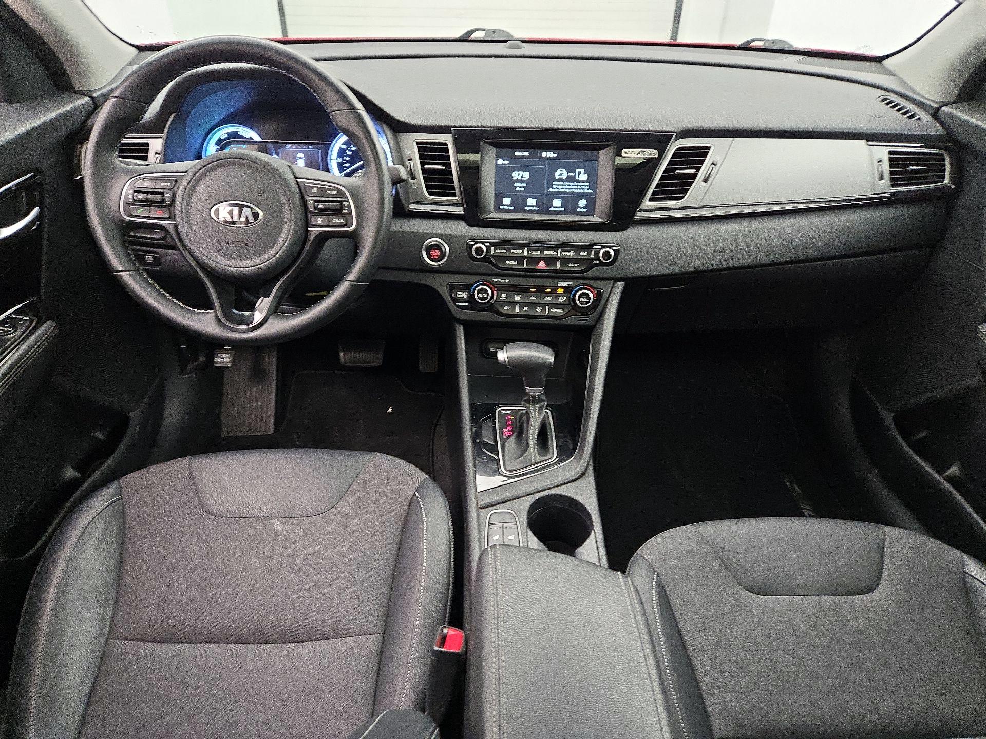 Thumbnail: 2017 Kia Niro - 9