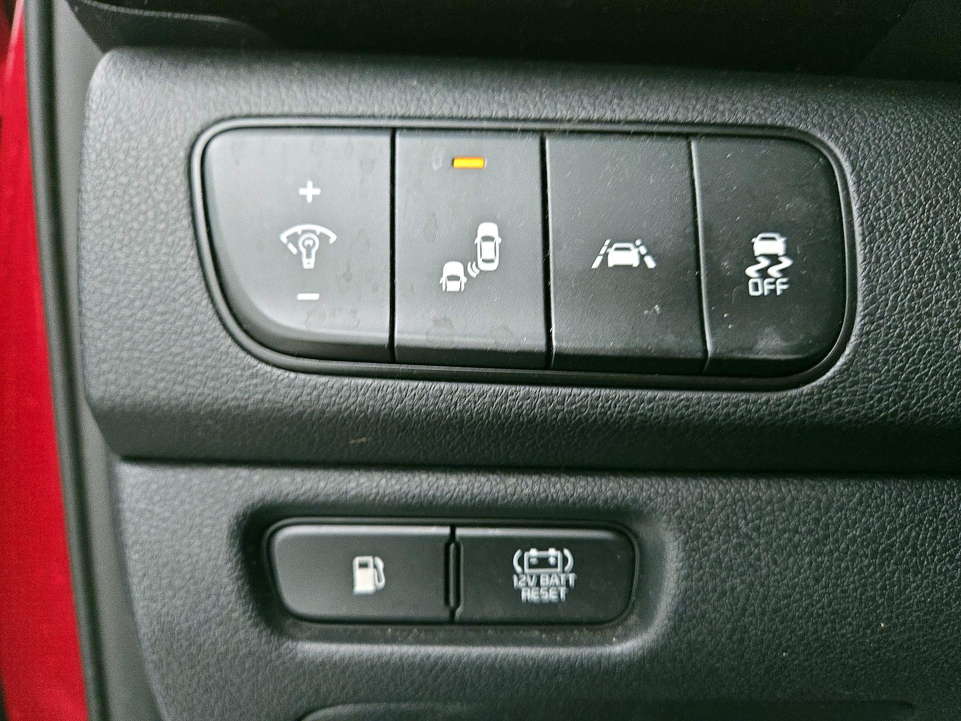 Thumbnail: 2017 Kia Niro - 13