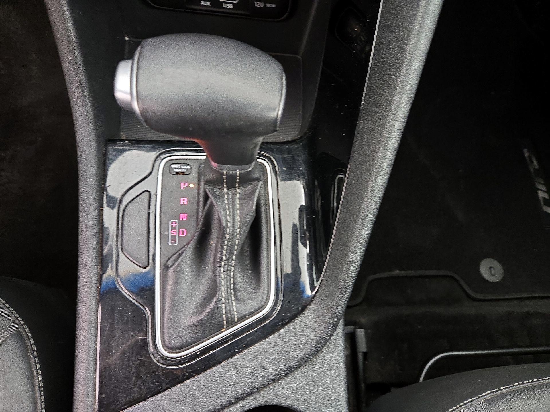 Thumbnail: 2017 Kia Niro - 17