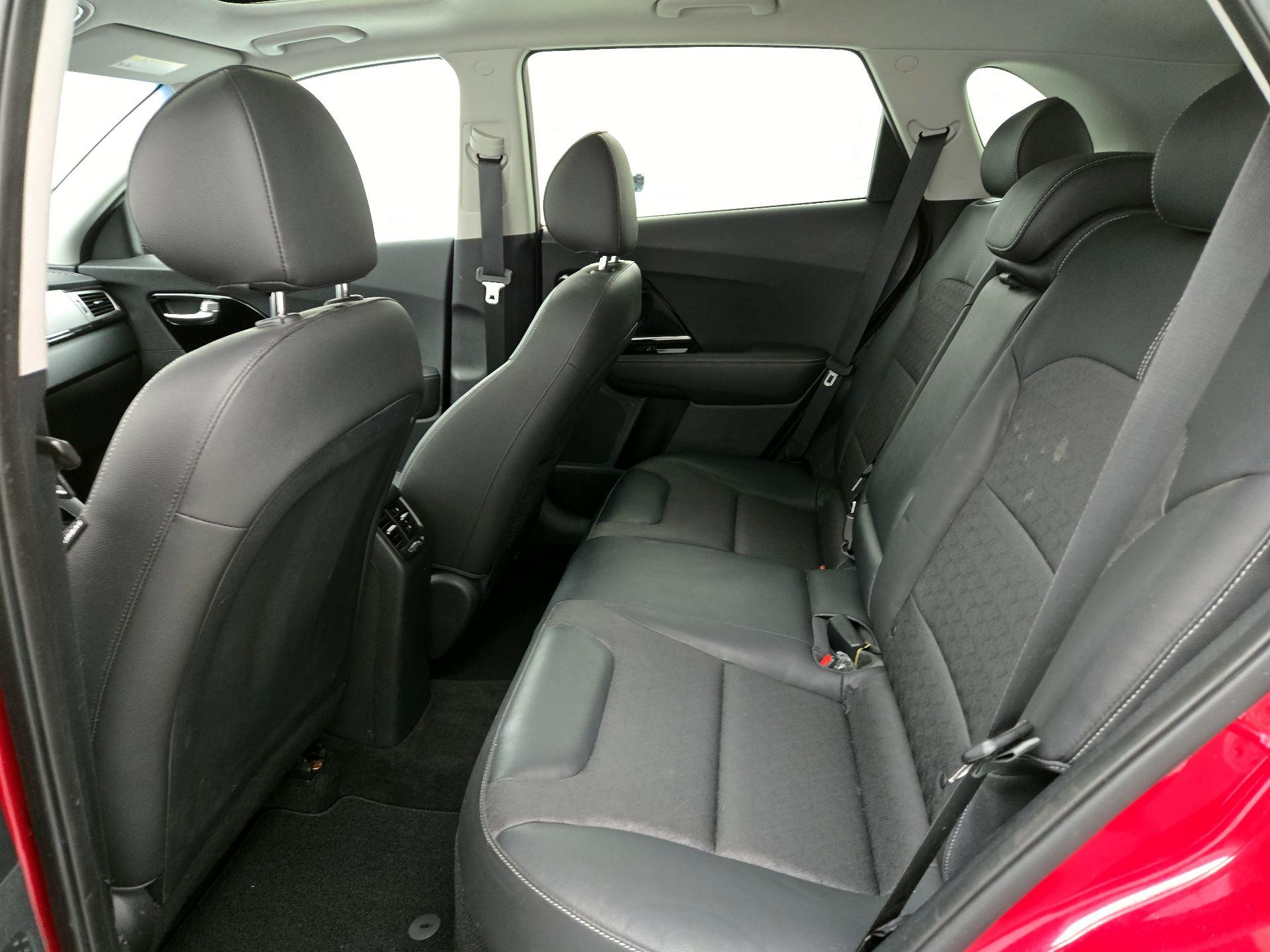 Thumbnail: 2017 Kia Niro - 20