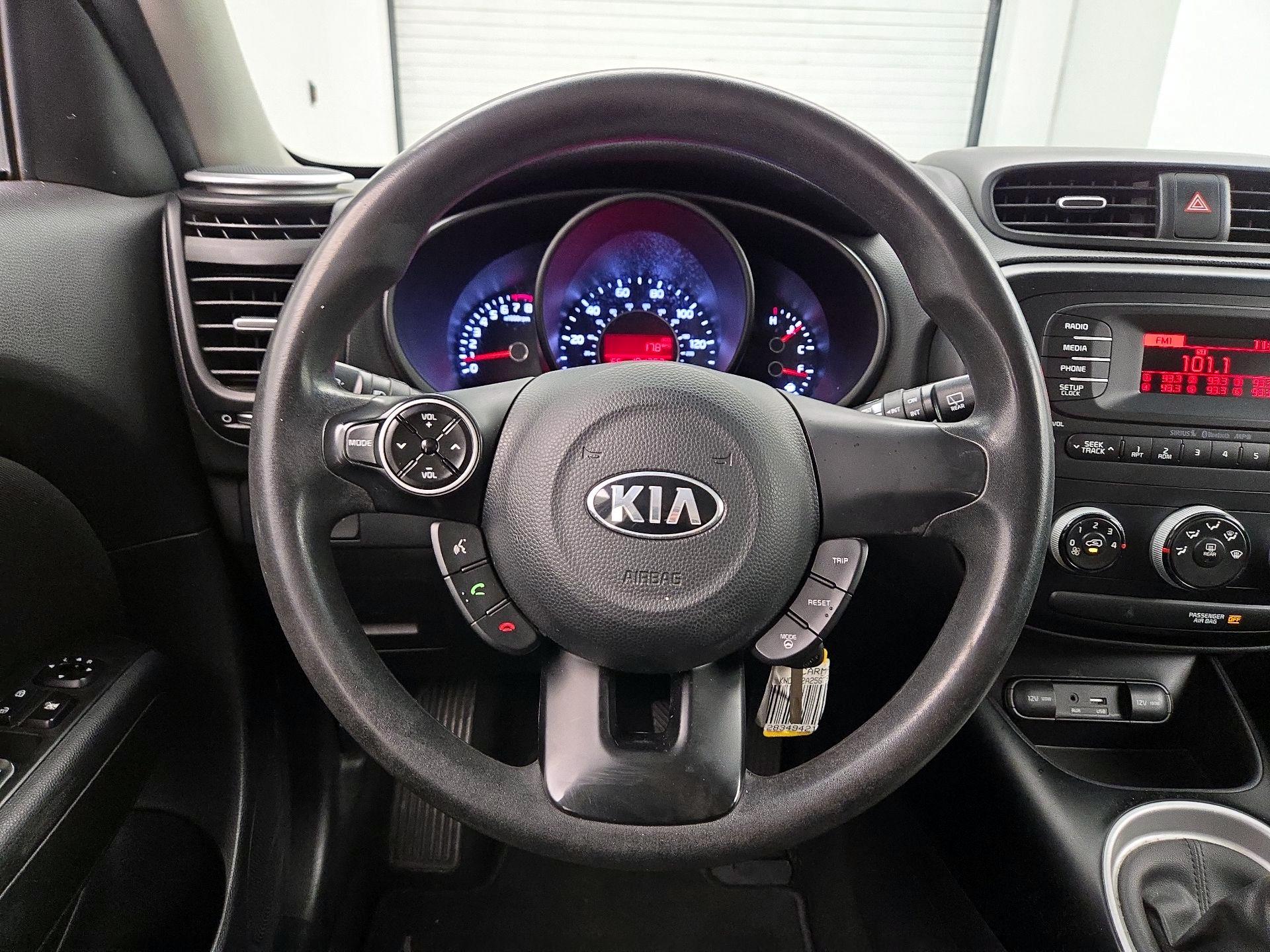 Thumbnail: 2016 Kia Soul - 10
