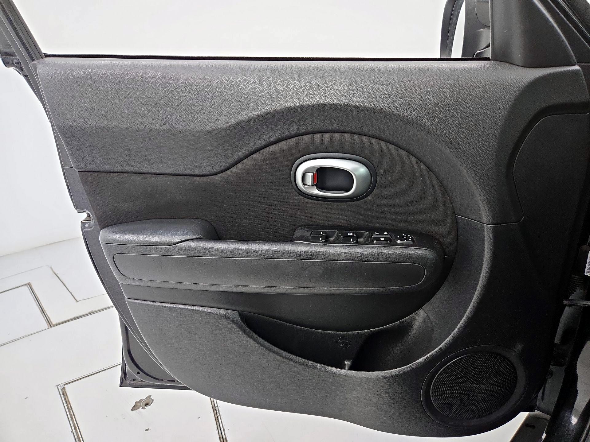 Thumbnail: 2016 Kia Soul - 12