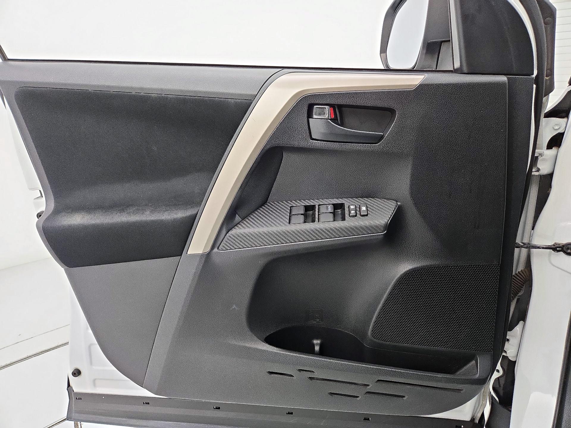 Thumbnail: 2014 Toyota RAV4 - 12