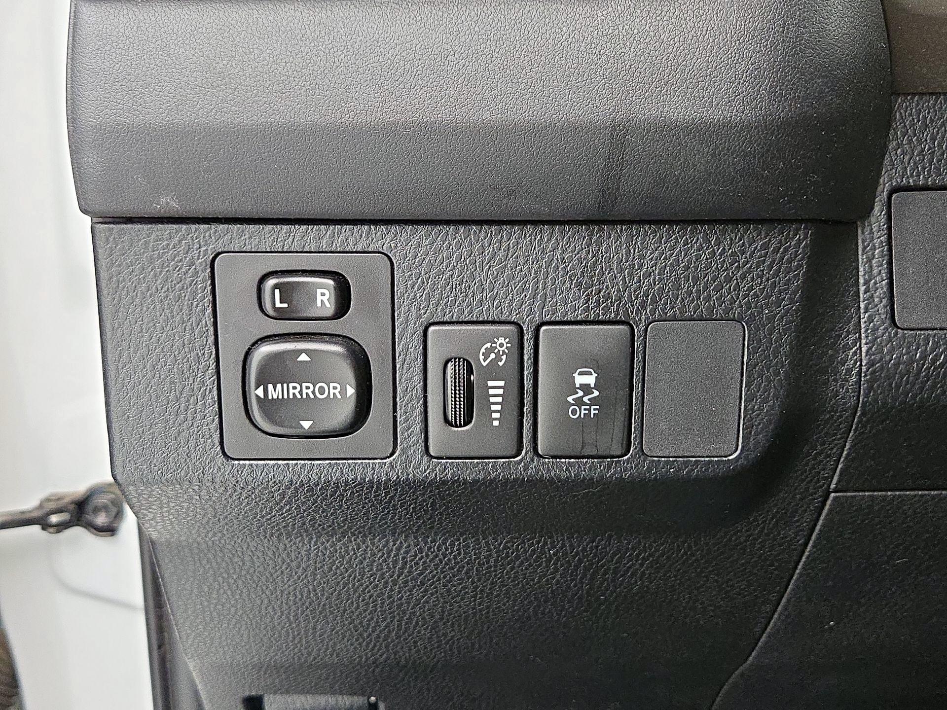Thumbnail: 2014 Toyota RAV4 - 13