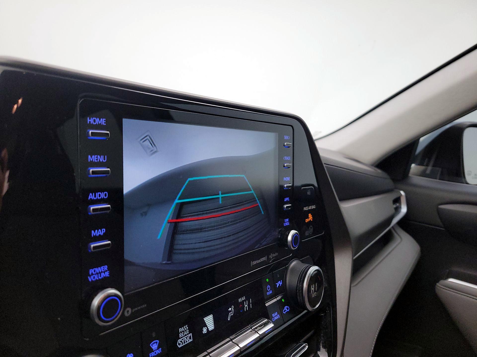 Thumbnail: 2021 Toyota Highlander - 14