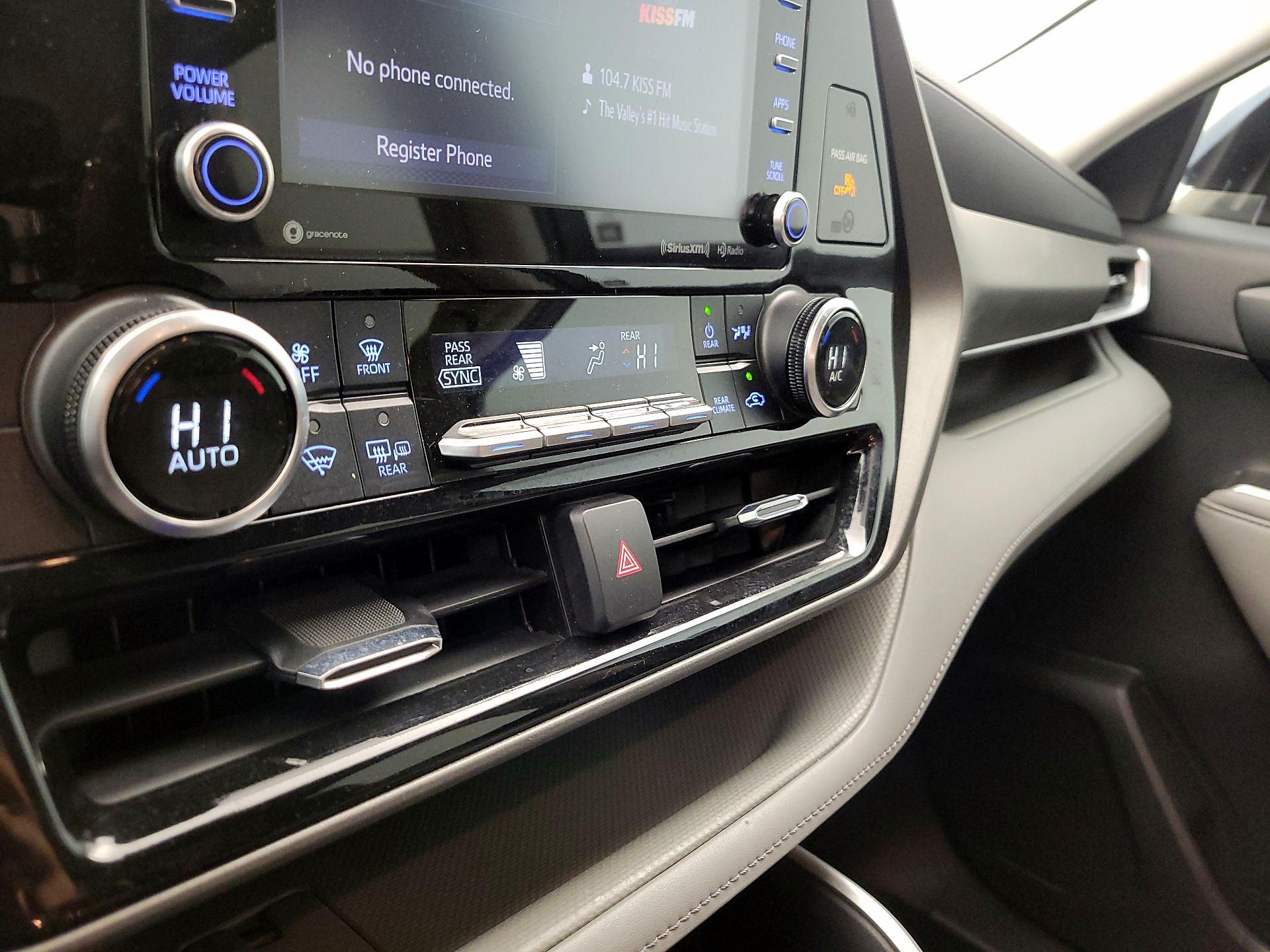 Thumbnail: 2021 Toyota Highlander - 16