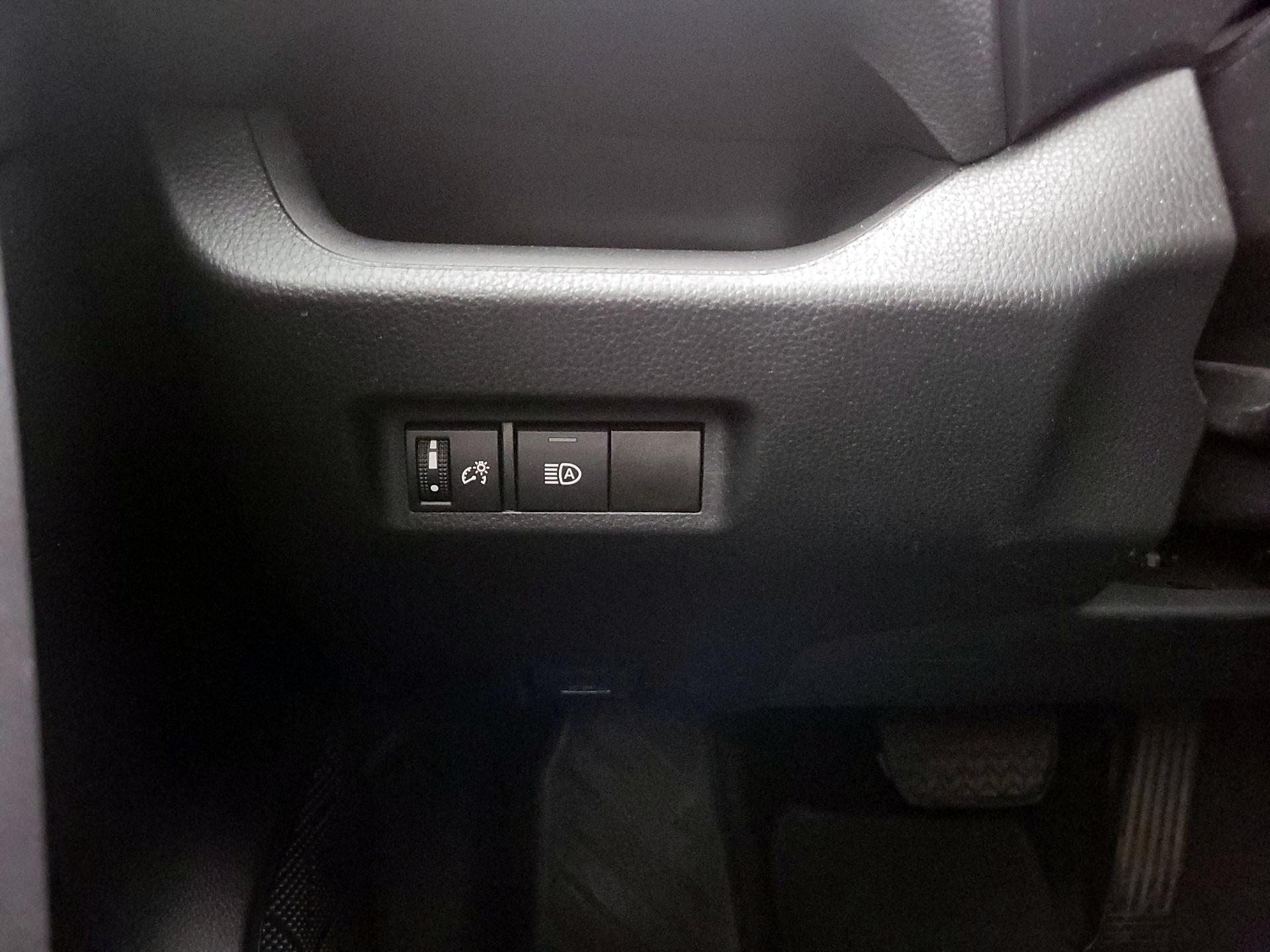 Thumbnail: 2021 Toyota RAV4 - 13