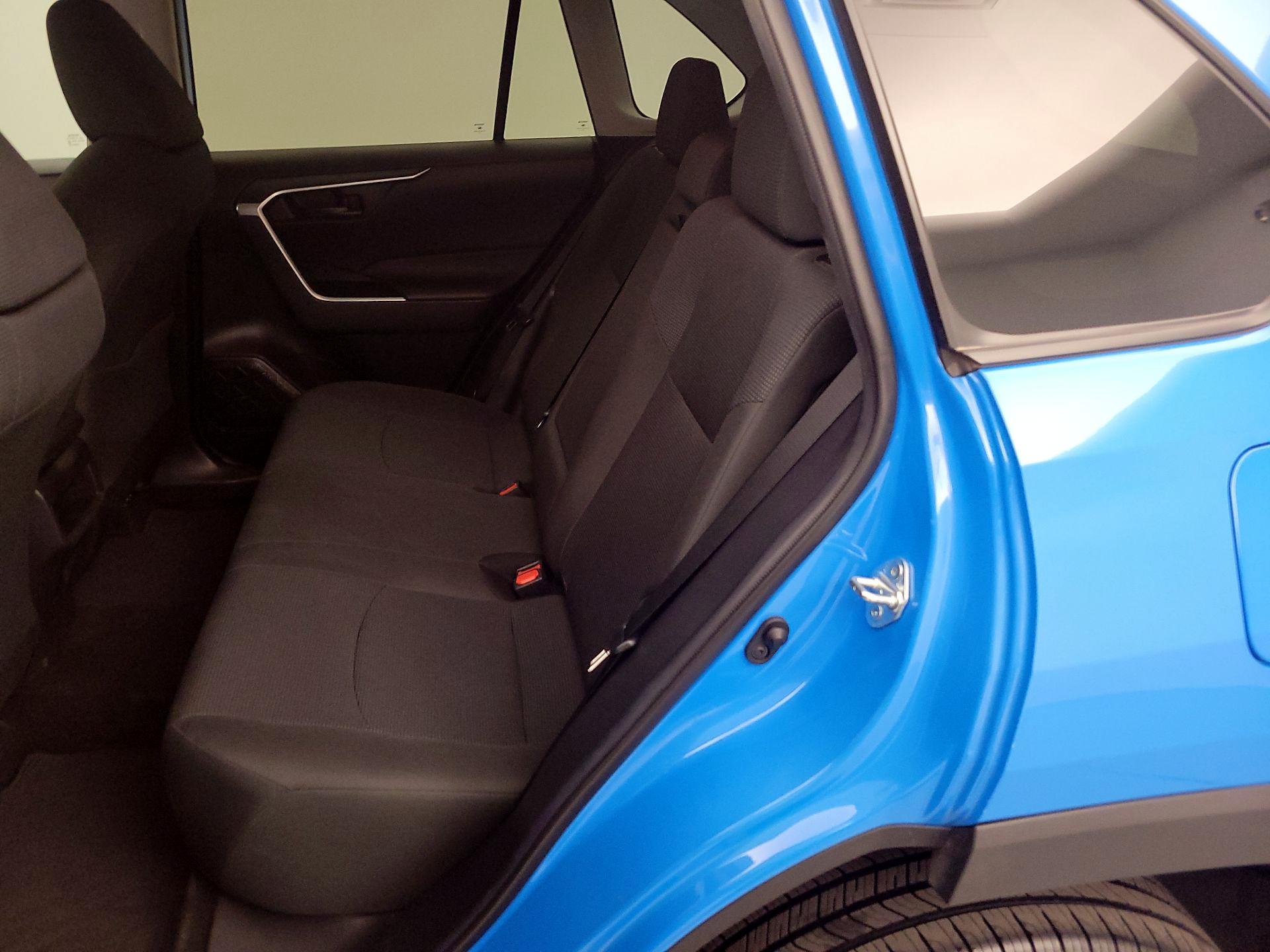 Thumbnail: 2021 Toyota RAV4 - 19