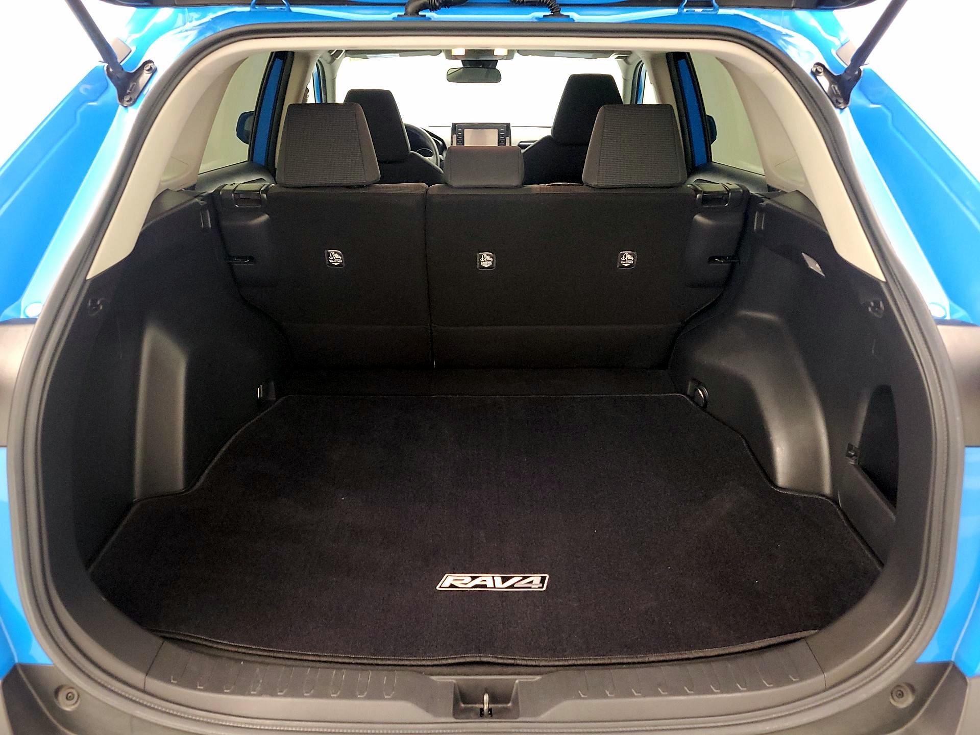 Thumbnail: 2021 Toyota RAV4 - 20