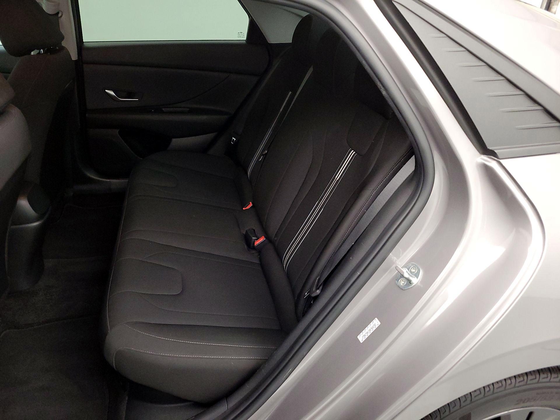 Thumbnail: 2022 Hyundai Elantra - 19