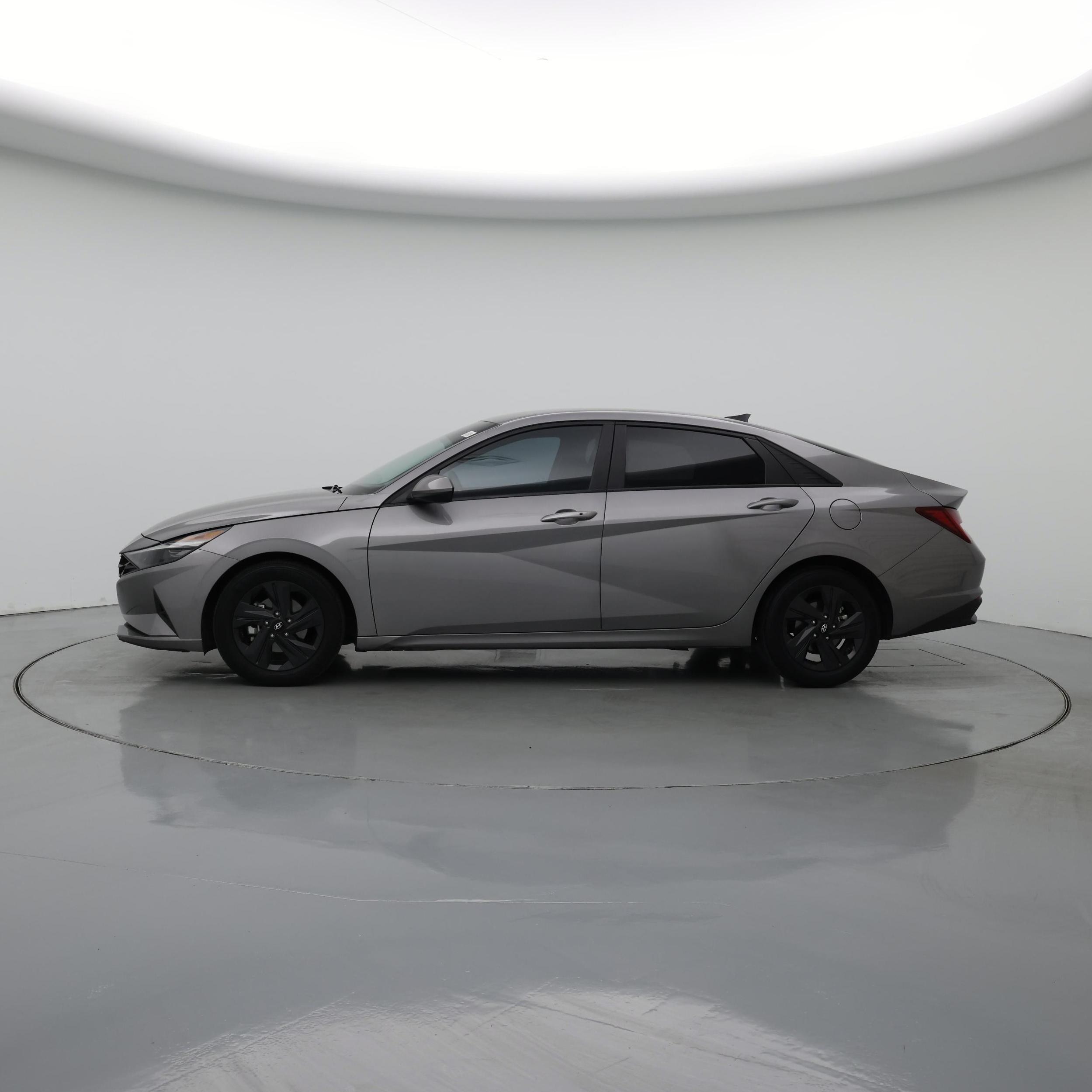 Thumbnail: 2022 Hyundai Elantra - 3