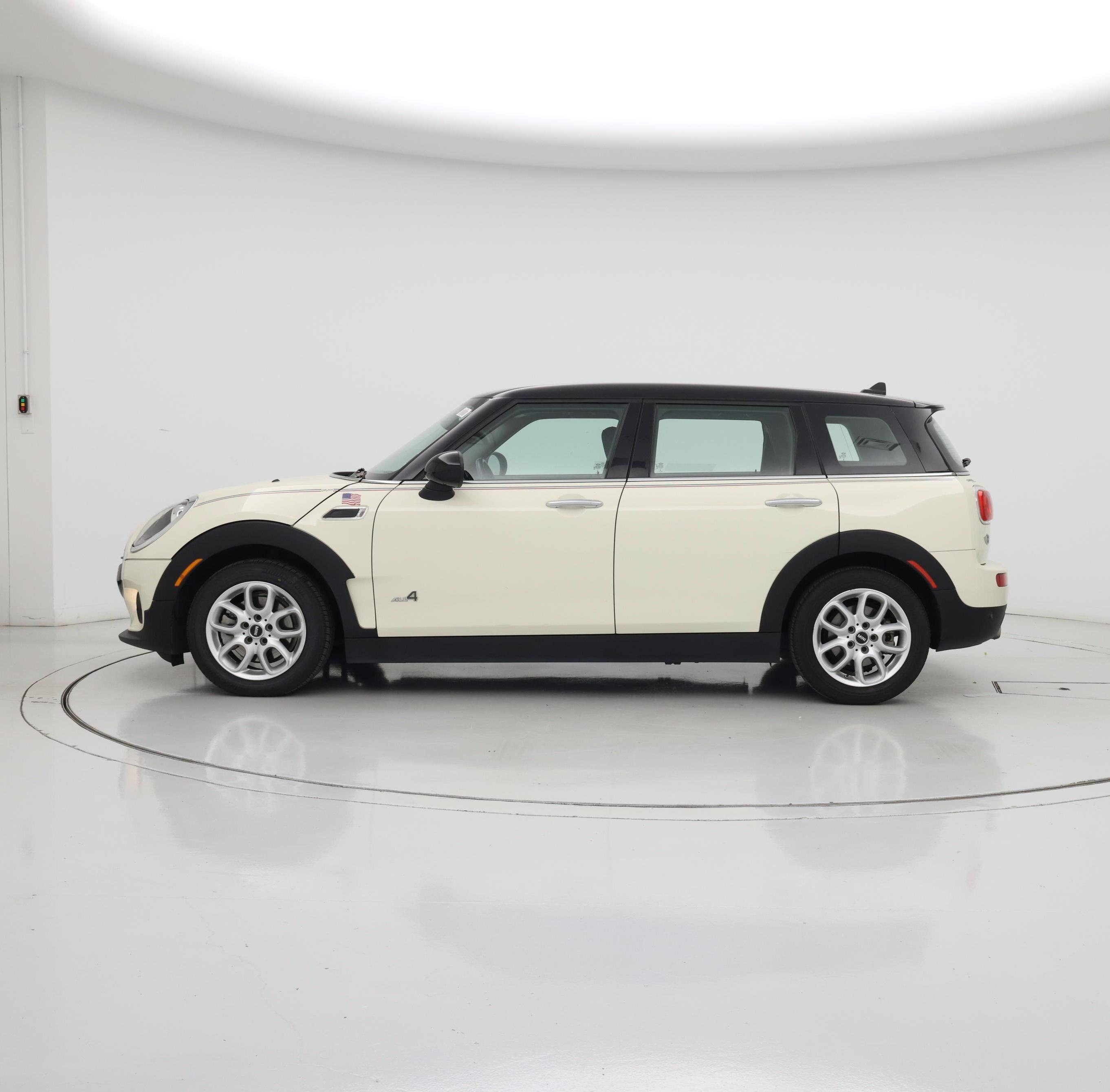 Thumbnail: 2017 MINI Cooper Clubman - 3