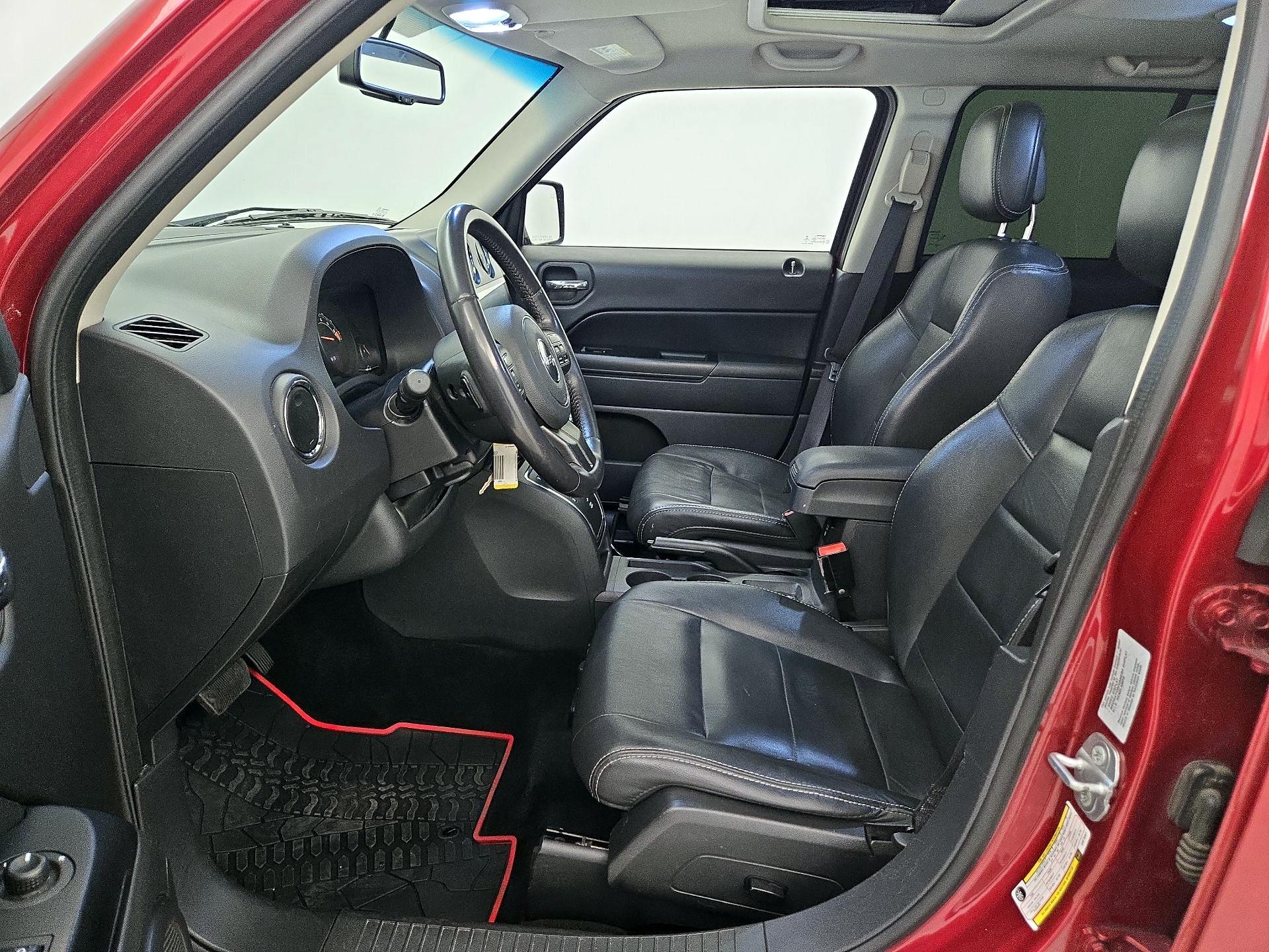 Thumbnail: 2016 Jeep Patriot - 11