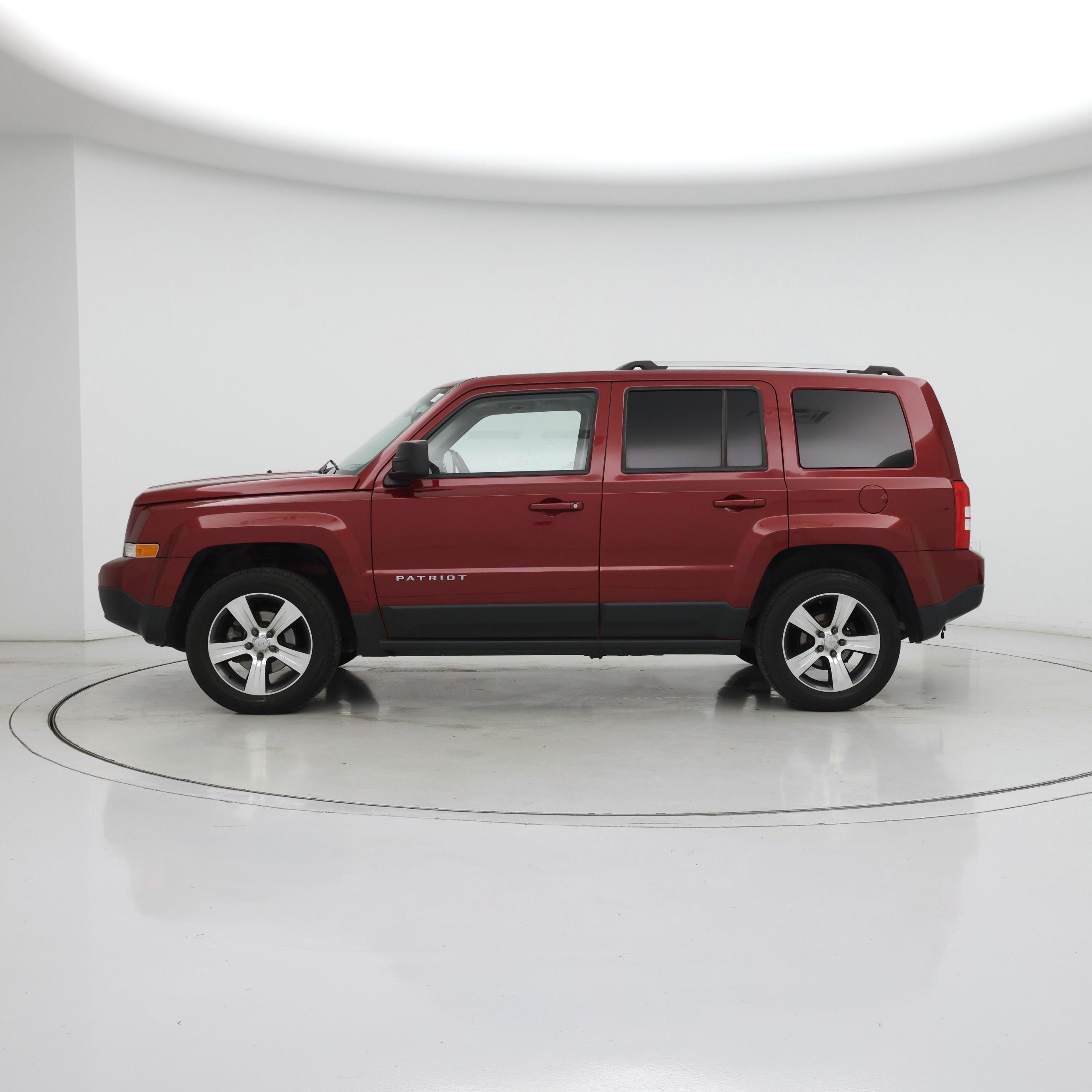Thumbnail: 2016 Jeep Patriot - 3