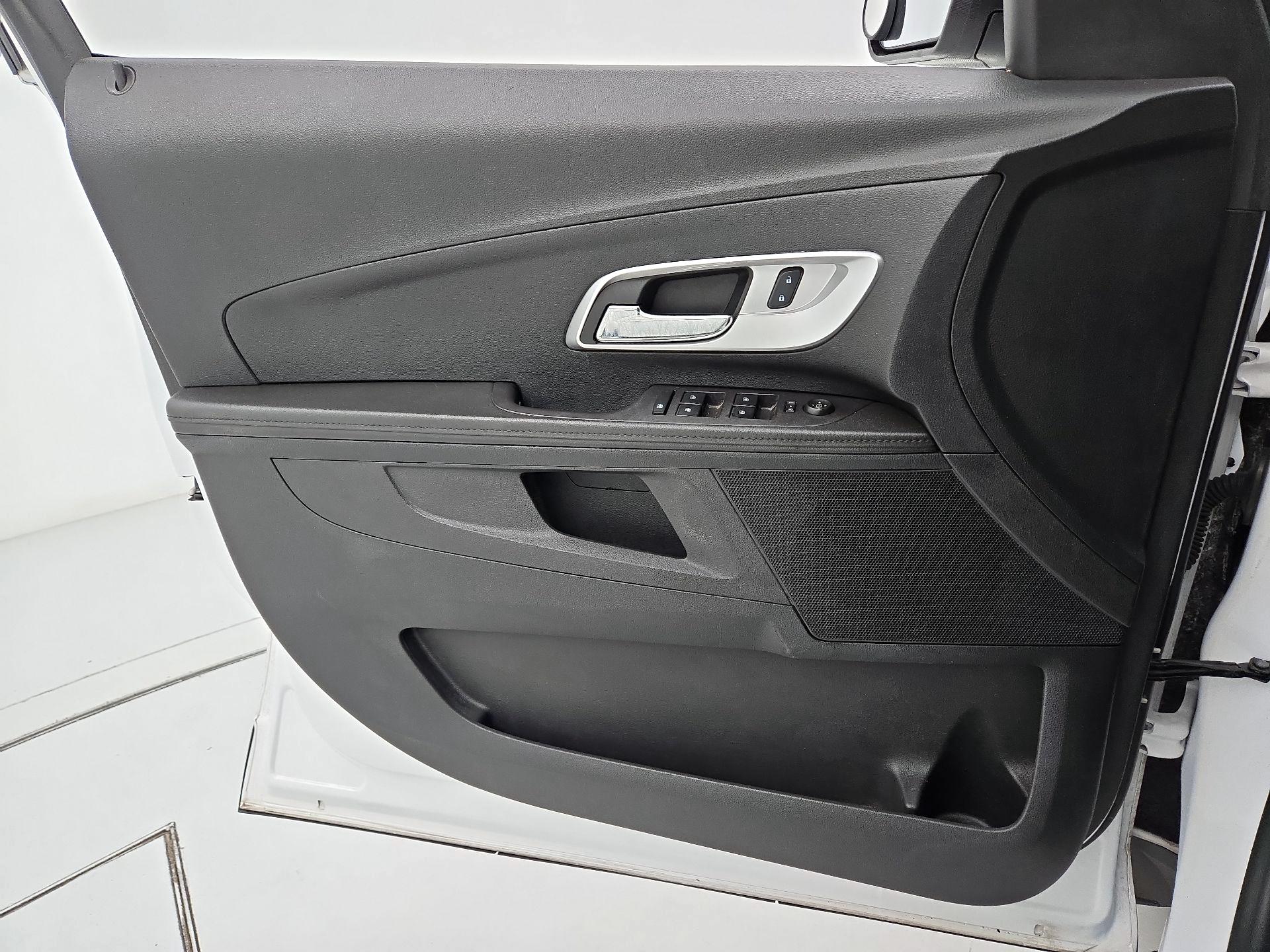 Thumbnail: 2016 Chevrolet Equinox - 12