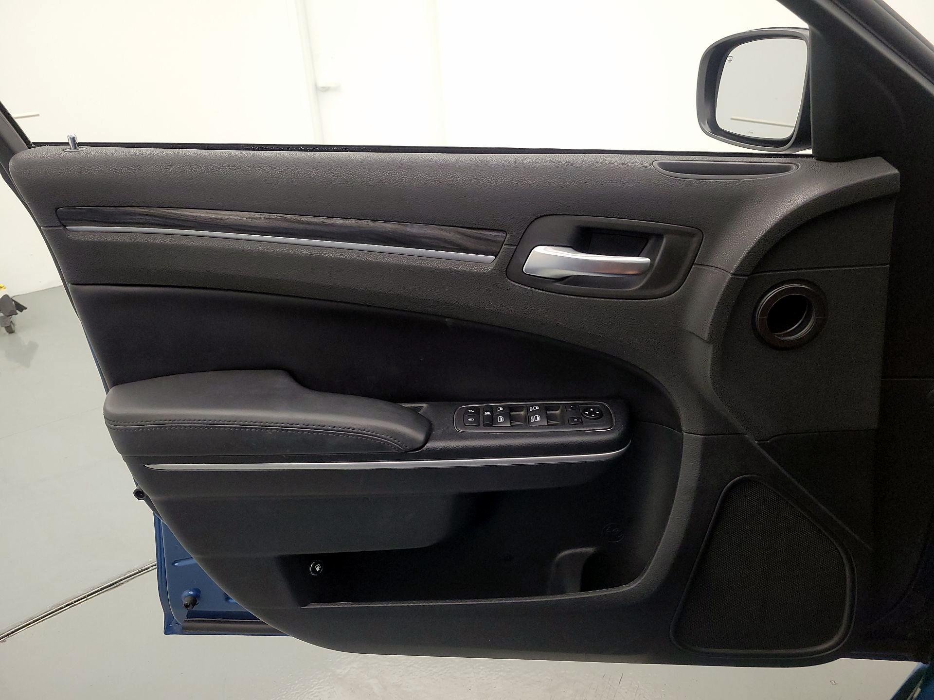 Thumbnail: 2020 Chrysler 300 - 12