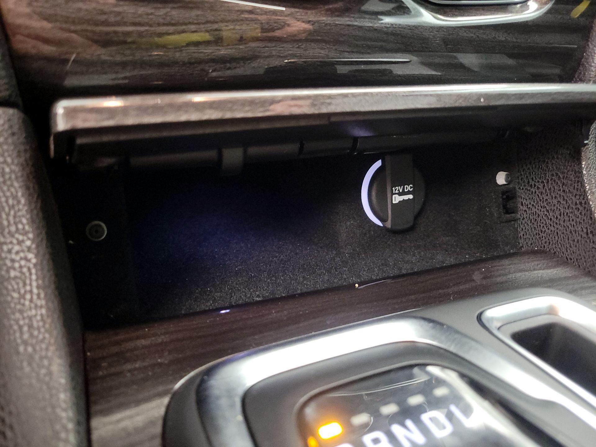 Thumbnail: 2020 Chrysler 300 - 18