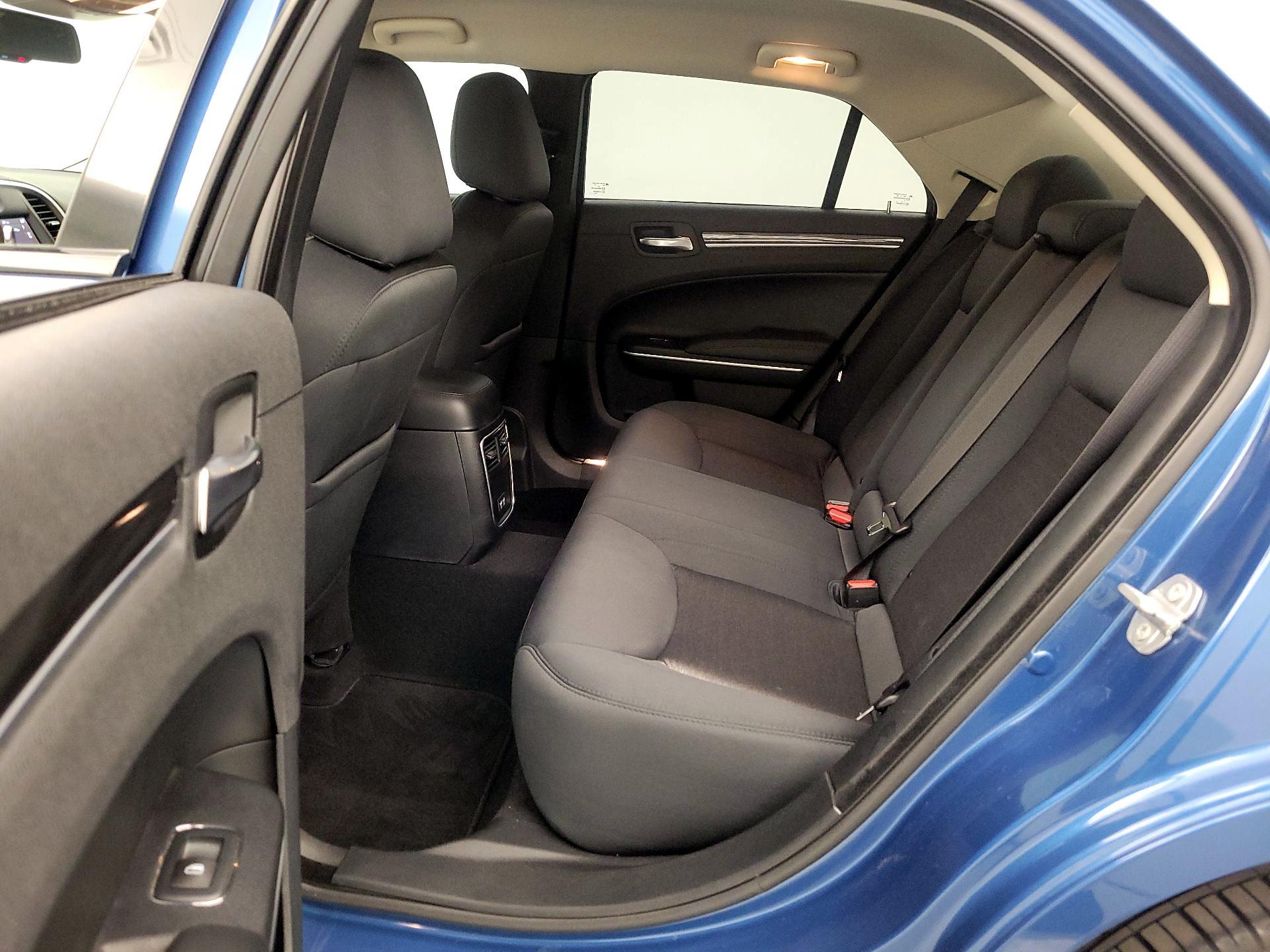 Thumbnail: 2020 Chrysler 300 - 19