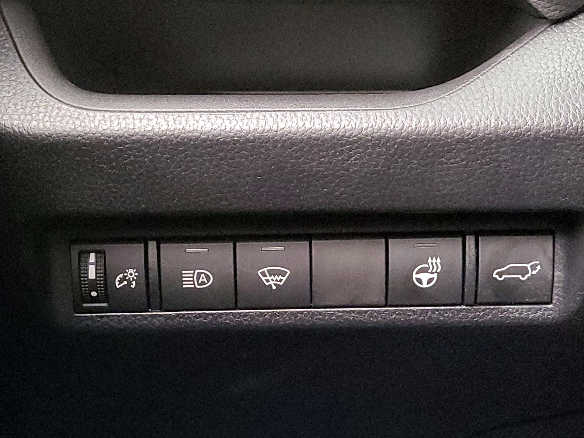 Thumbnail: 2022 Toyota RAV4 - 13