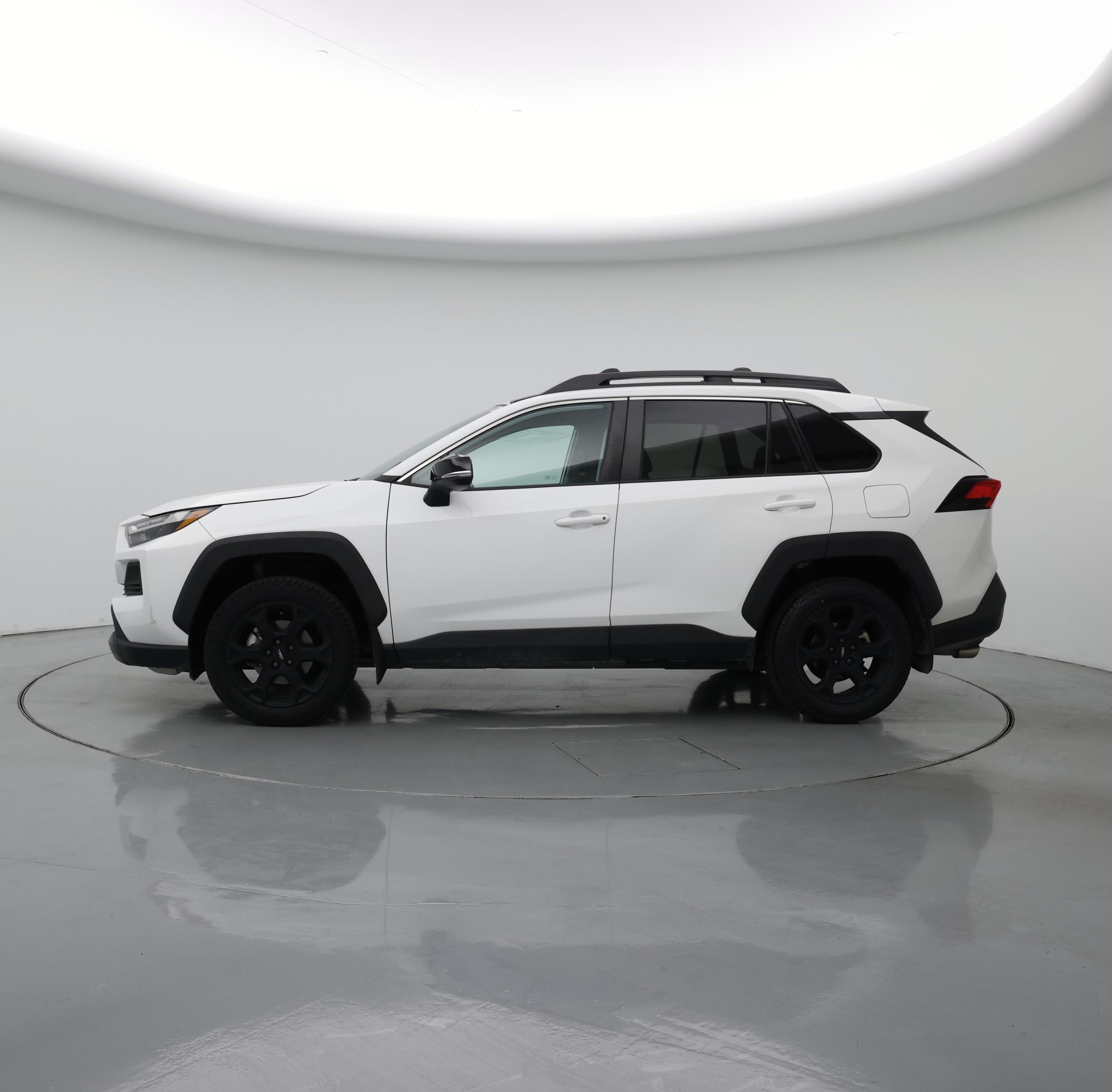 Thumbnail: 2022 Toyota RAV4 - 3