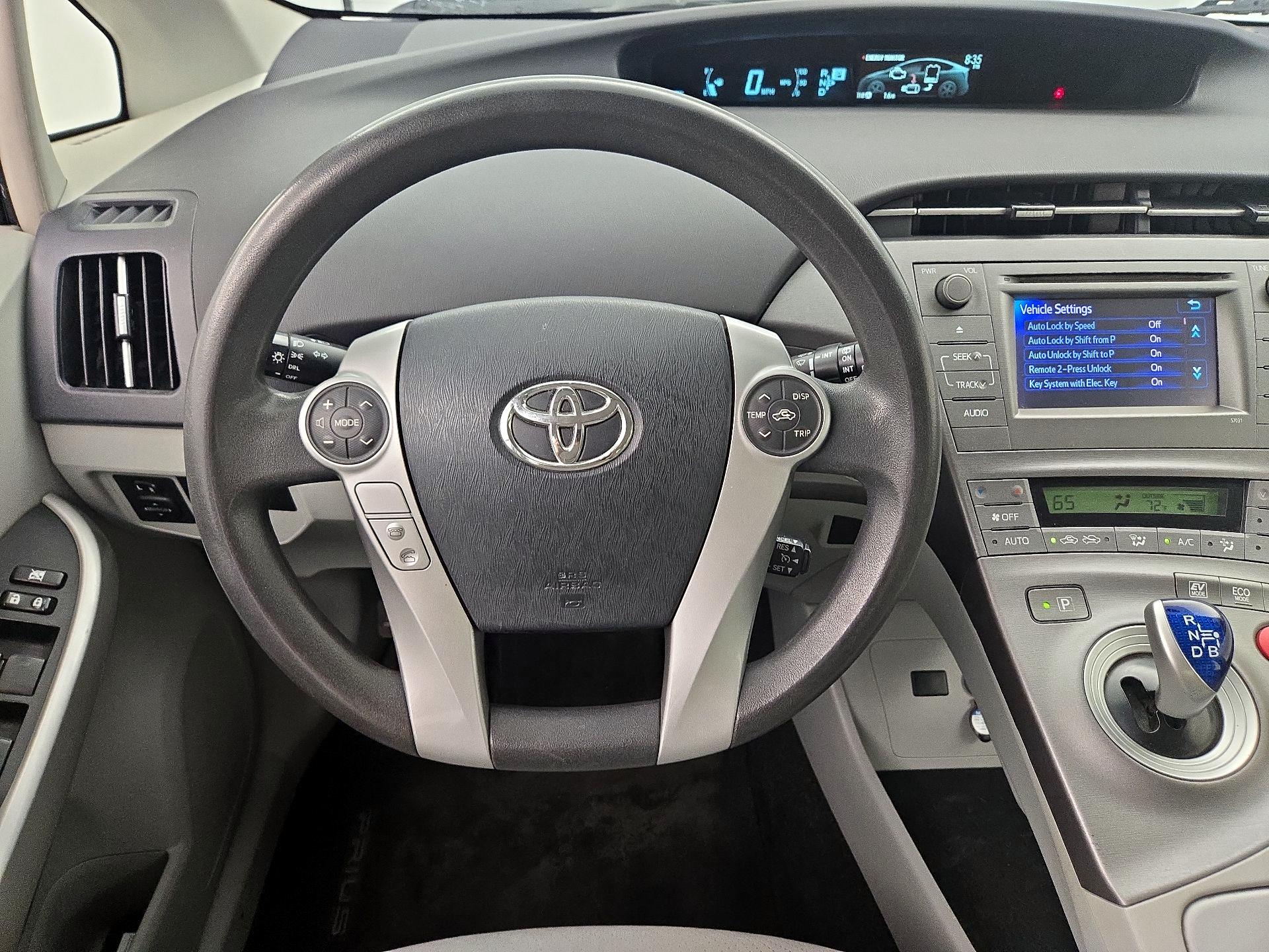 Thumbnail: 2014 Toyota Prius - 10