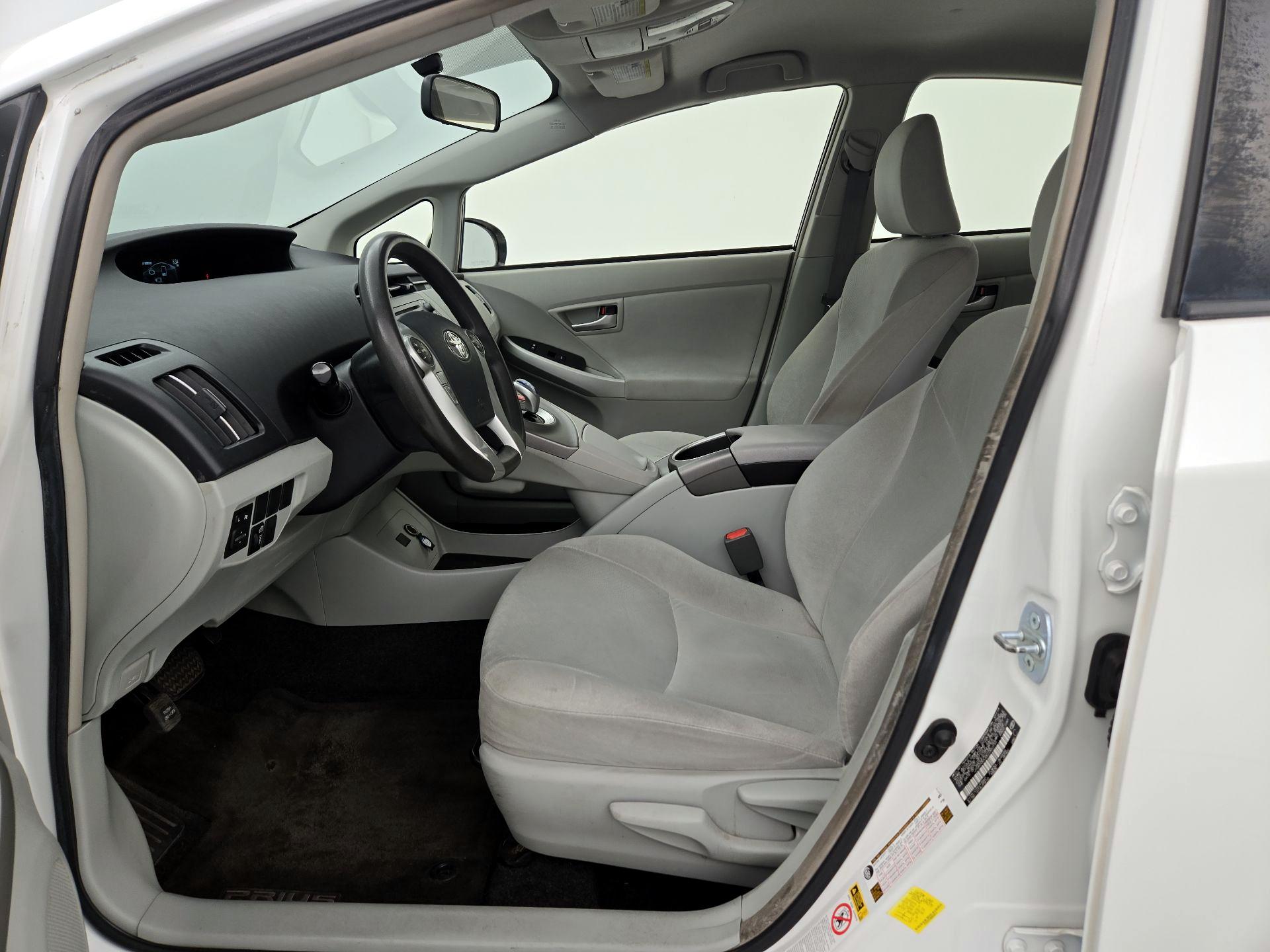 Thumbnail: 2014 Toyota Prius - 11